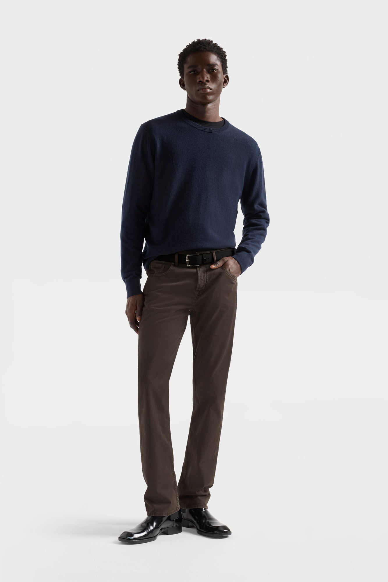 7-for-all-mankind-the-straight-hose-herren-molasses-luxe-performance-sateen image 2