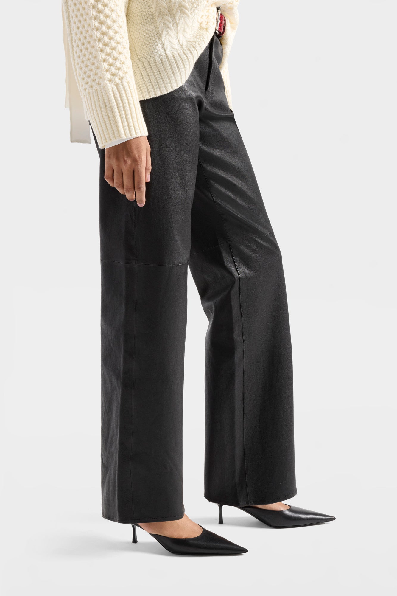 7-for-all-mankind-stovepipe-straight-lederhose-leather-black image 6