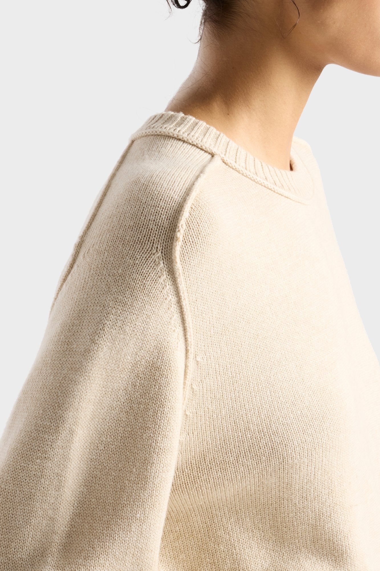 7-for-all-mankind-saddle-crewneck-woll-pullover-moonbeam-beige image 6