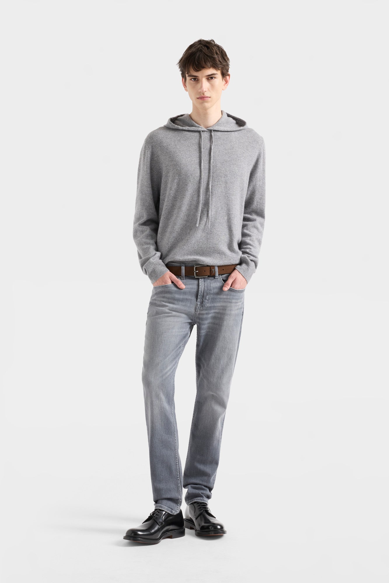 7-for-all-mankind-slimmy-tapered-luxe-performance-jeans-in-hasting image 2