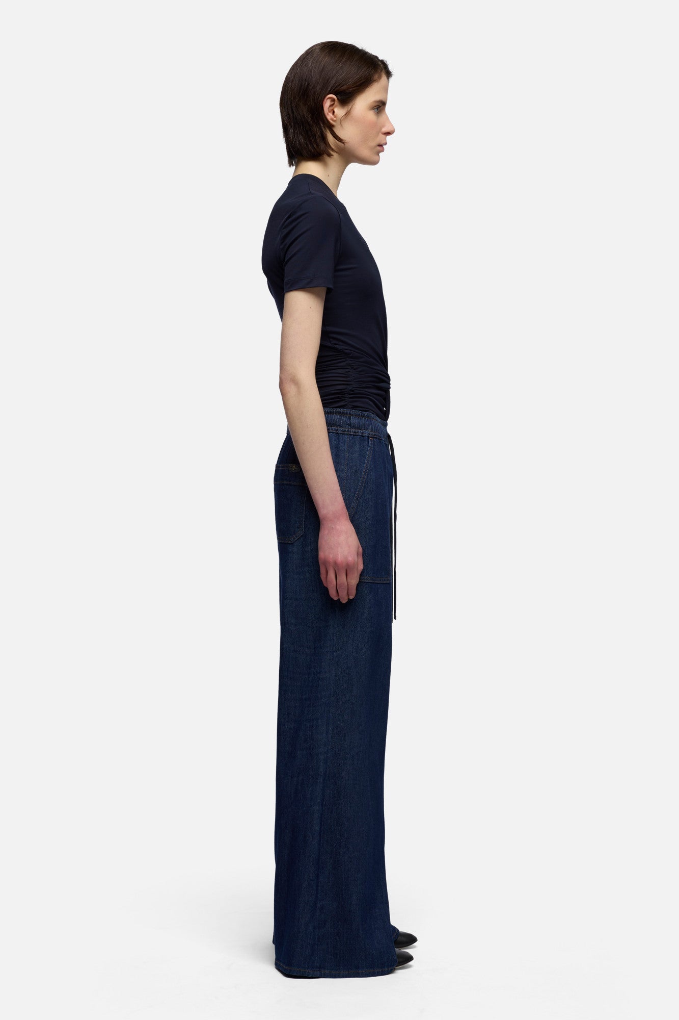 7-for-all-mankind-utility-pull-on-wide-leg-hose-high-rise-in-weightless-halona image 6
