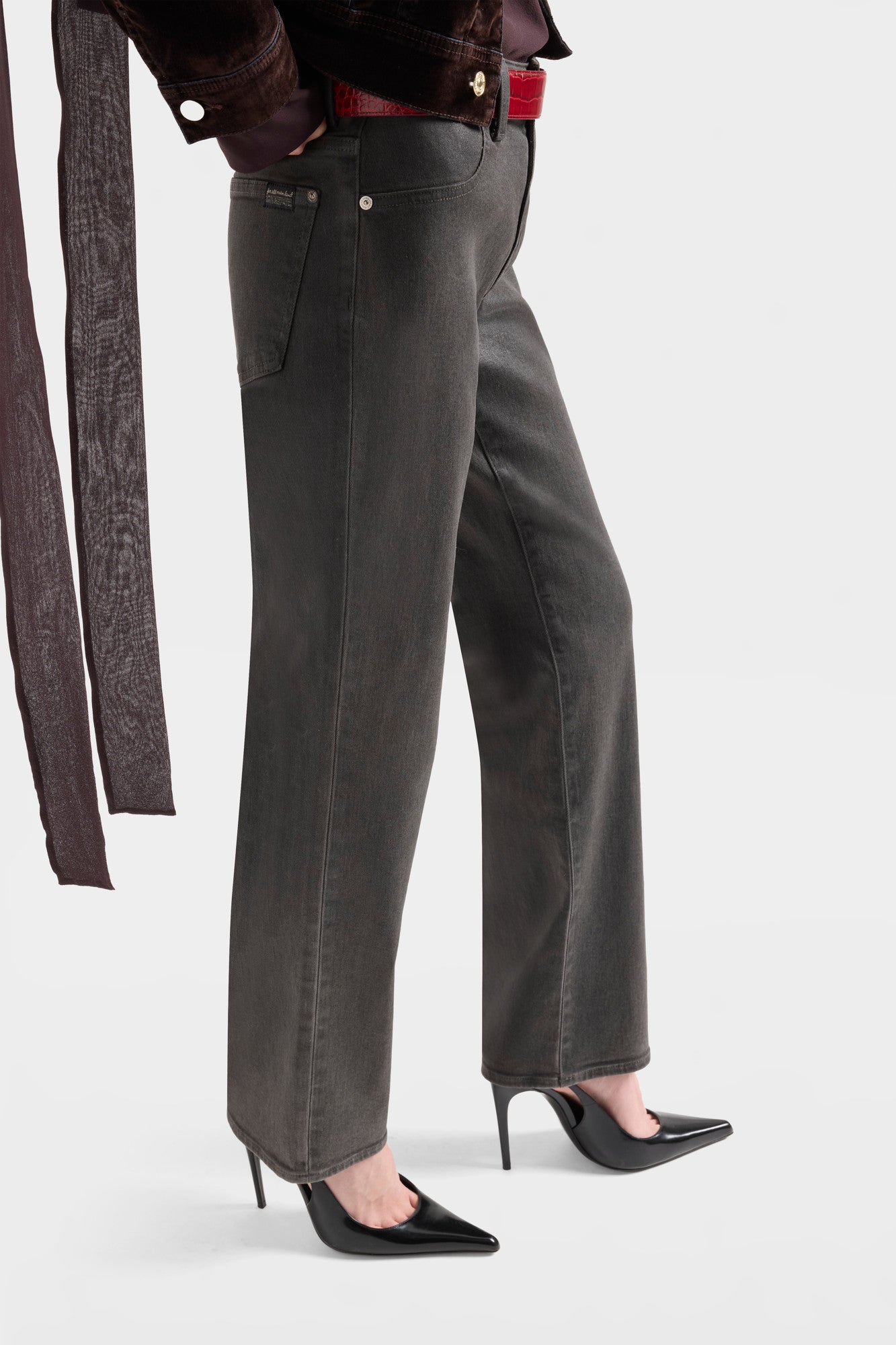 7-for-all-mankind-calie-straight-coated-jeans-in-grau image 6