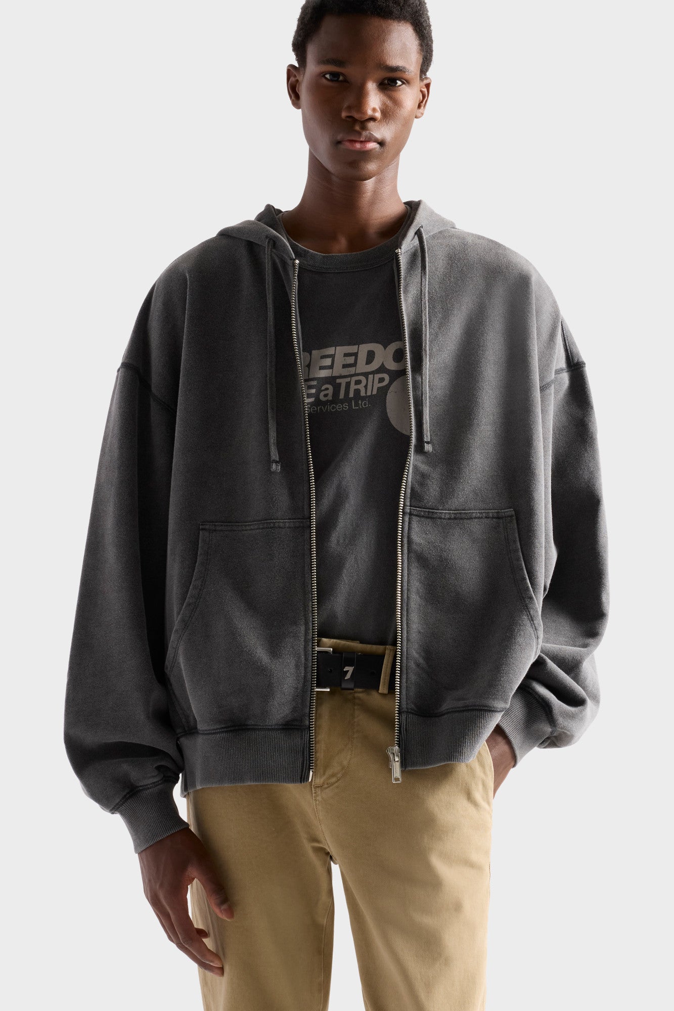 7-for-all-mankind-zip-hoodie-herren-in-schwarz image 3