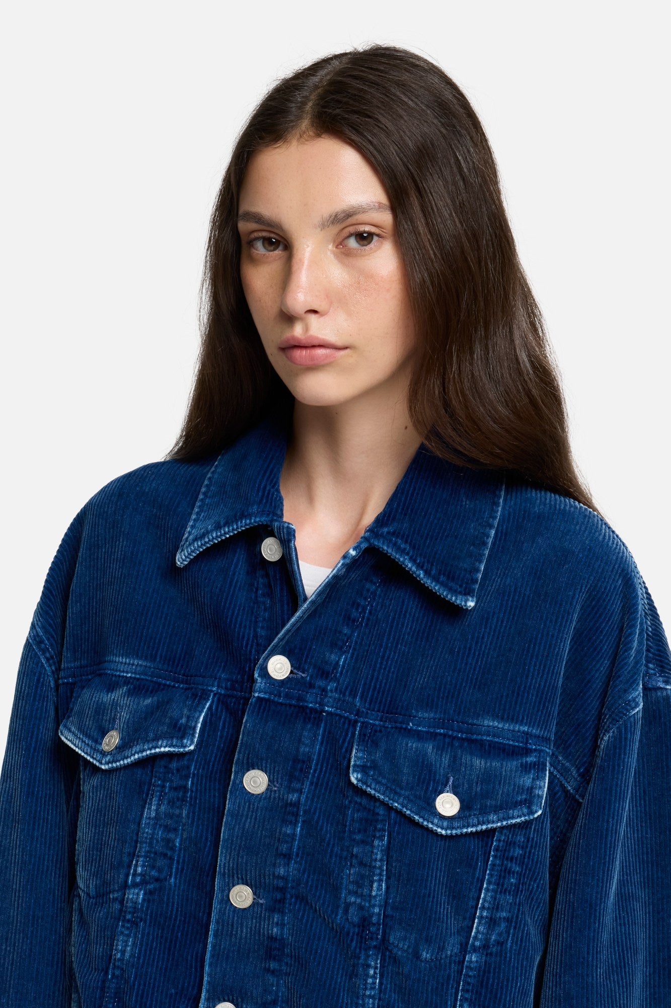 7-for-all-mankind-oli-cropped-cord-truckerjacke-oxnard image 7