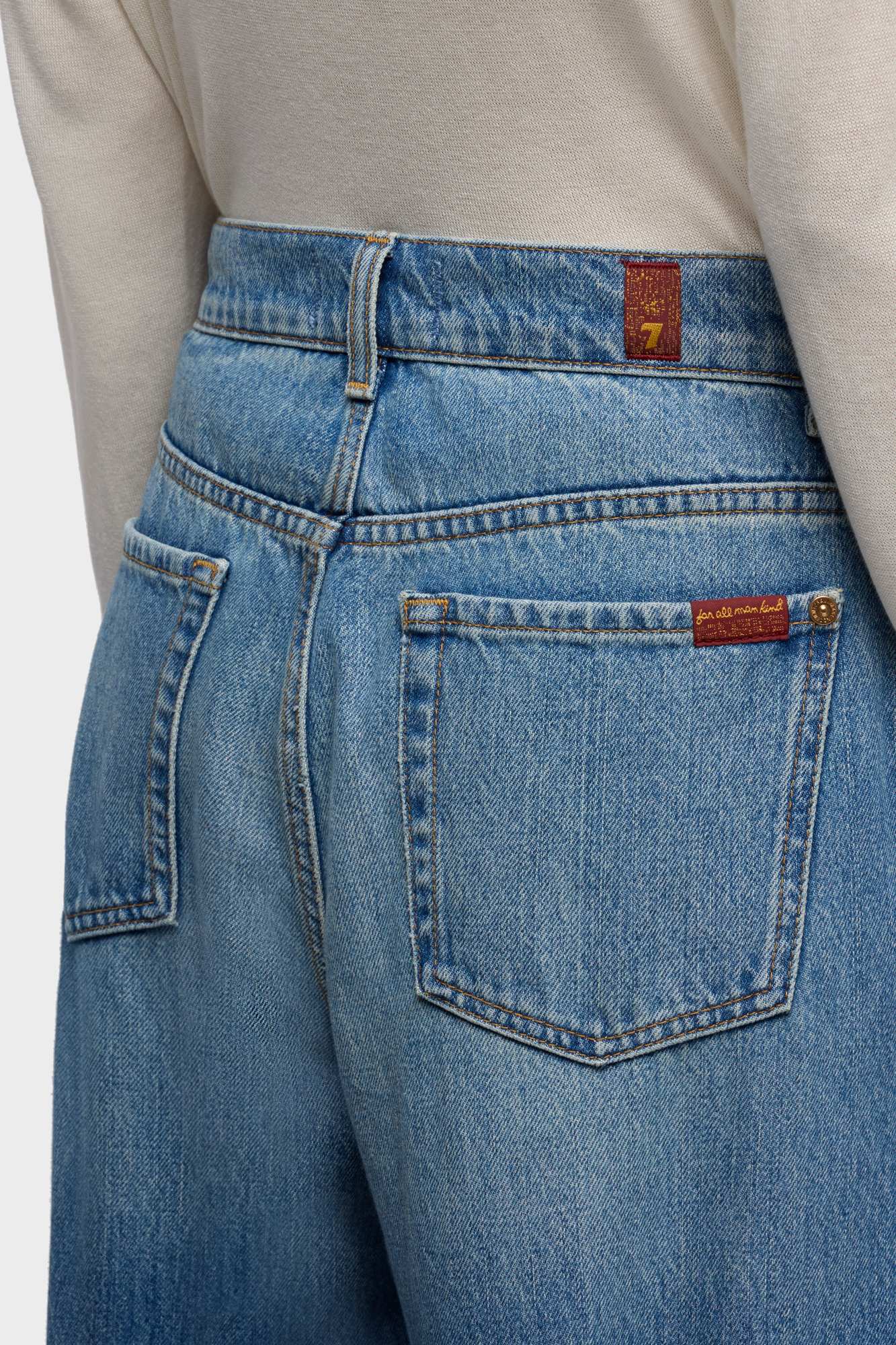 7-for-all-mankind-bonnie-curvilinear-skyfrost-damen-barrel-jeans image 4