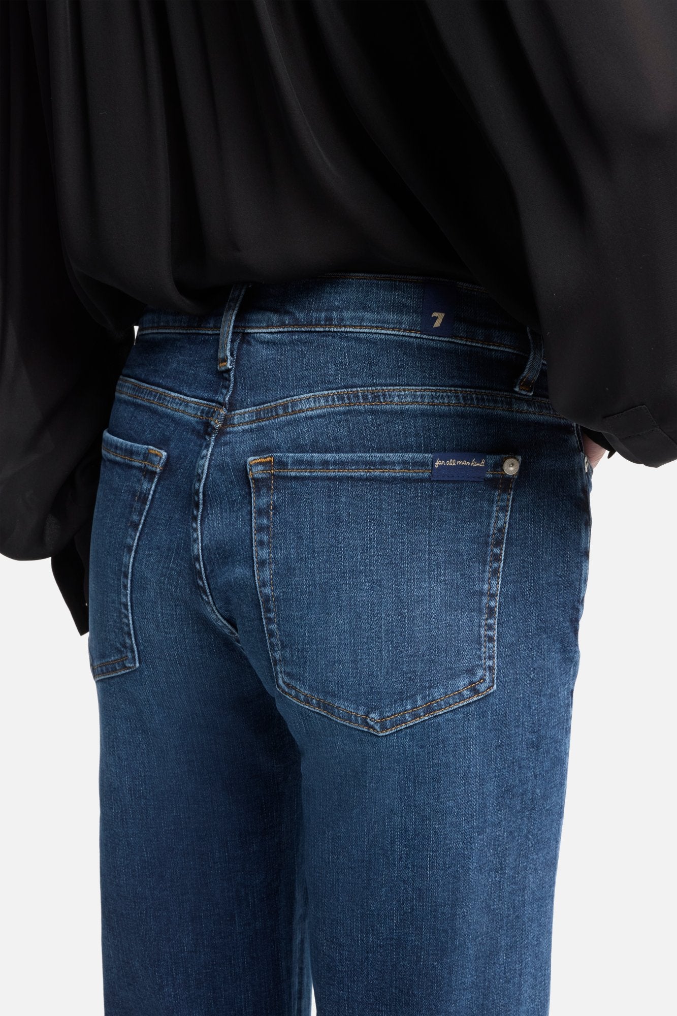 7-for-all-mankind-dojo-tailorless-wide-leg-jeans-gilbert-damen image 7
