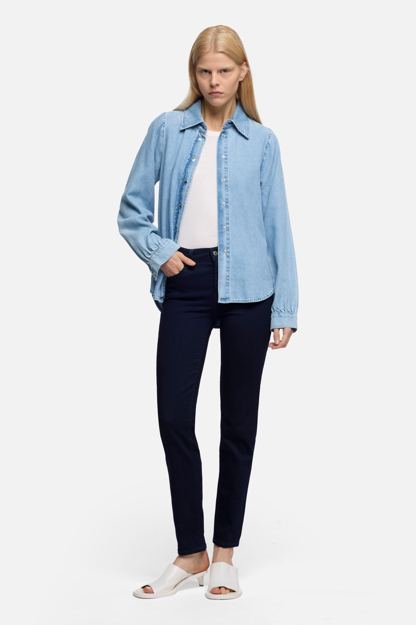 7-for-all-mankind-b-air-roxanne-ankle-slim-jeans-in-majesty image 2