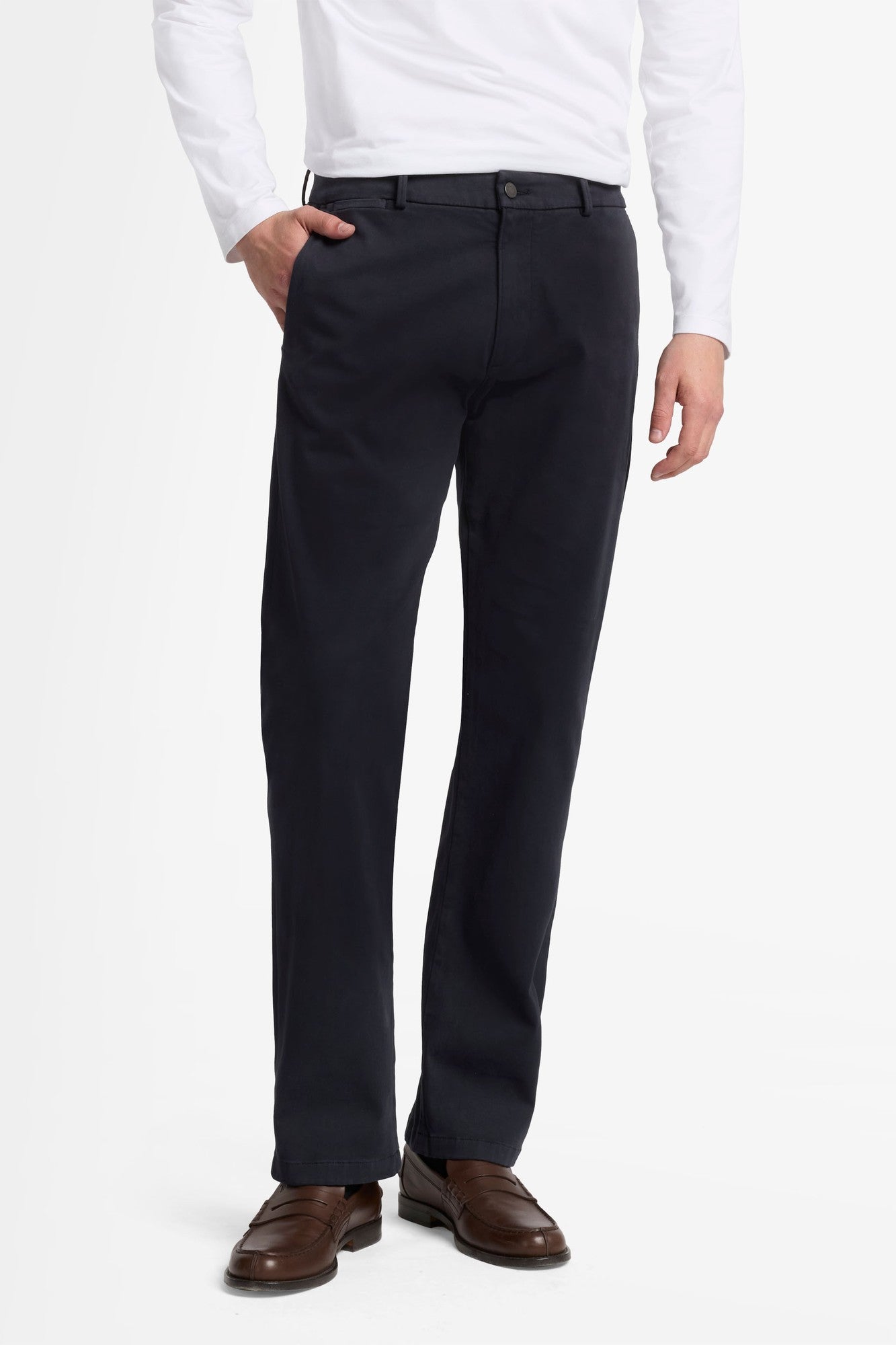 7-for-all-mankind-straight-chino-hose-luxe-performance-sateen-vulcan image 3