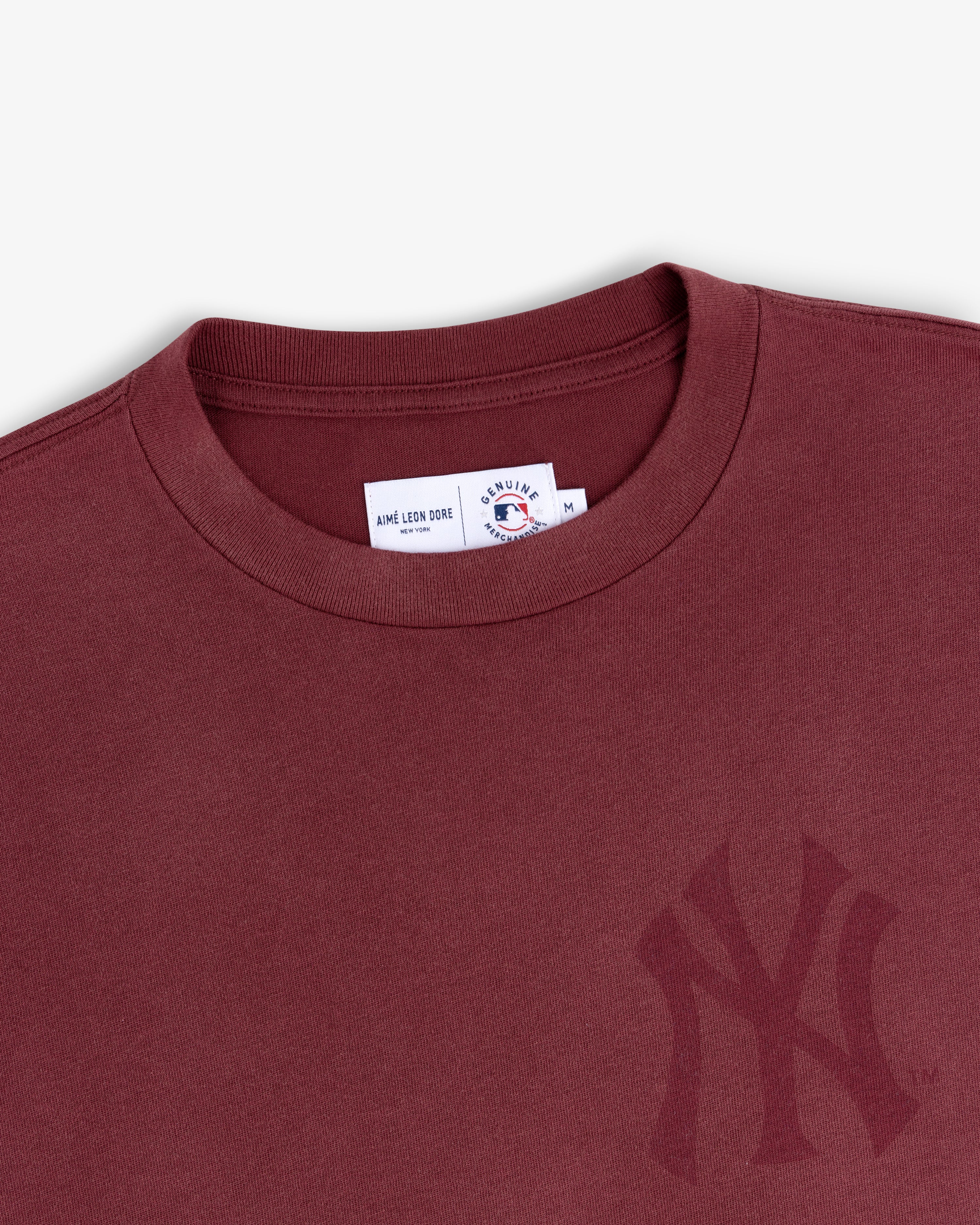 aim-leon-dore-yankees-washed-logo-tee-rotes-boxy-t-shirt image 4