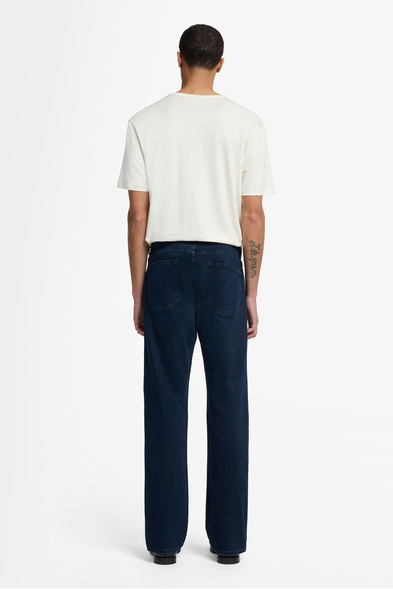 7-for-all-mankind-austyn-relaxed-jeans-in-denim-river-water image 5