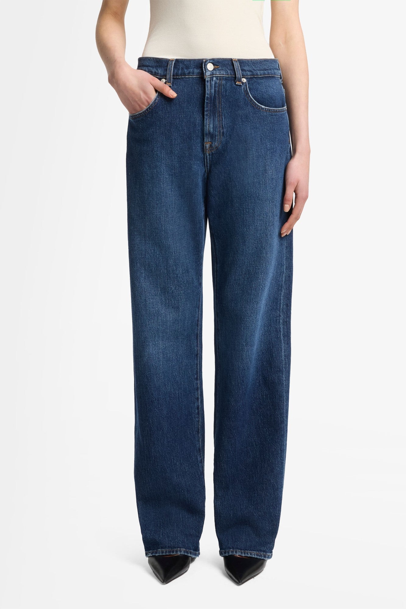 7-for-all-mankind-tess-trouser-straight-leg-jeans-in-mankind-radar image 3