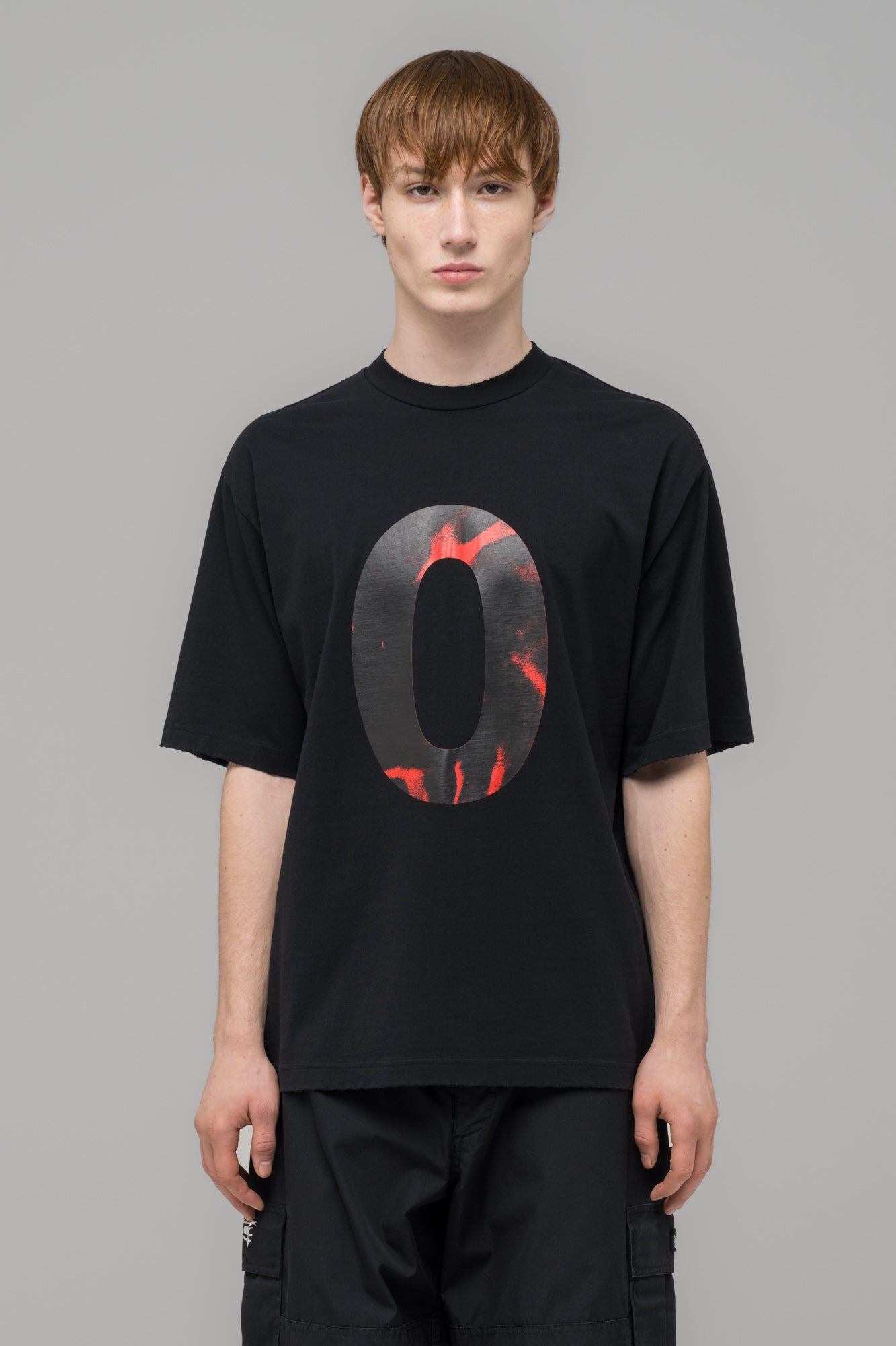 032c-obsessions-t-shirt-regular-fit-shirt-aus-bio-baumwolle-in-washed-black image 2