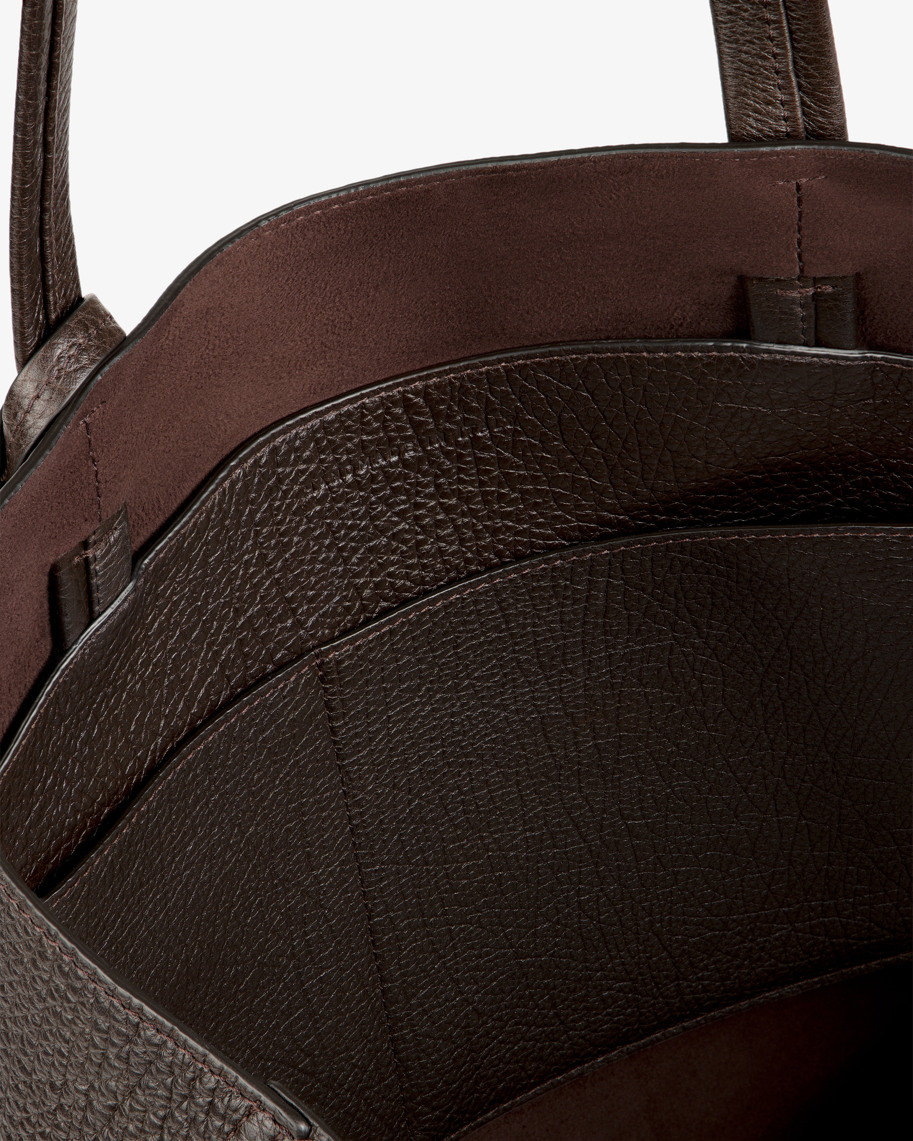 aim-leon-dore-tumbled-leather-tote-bag-braune-ledertasche-aus-italien image 6