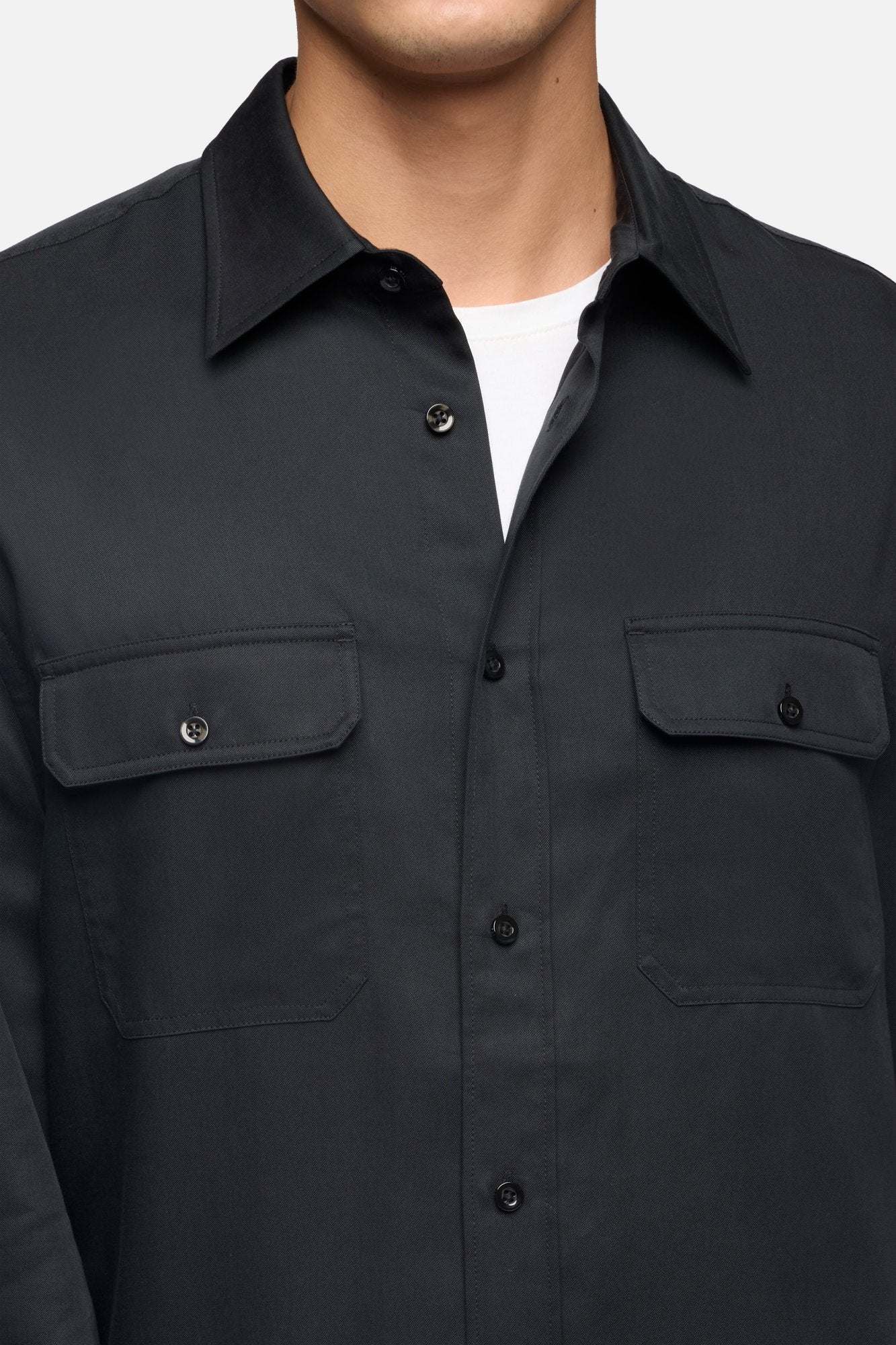 7-for-all-mankind-military-shirt-in-fluid-black-herren-hemd-aus-100-lyocell image 4