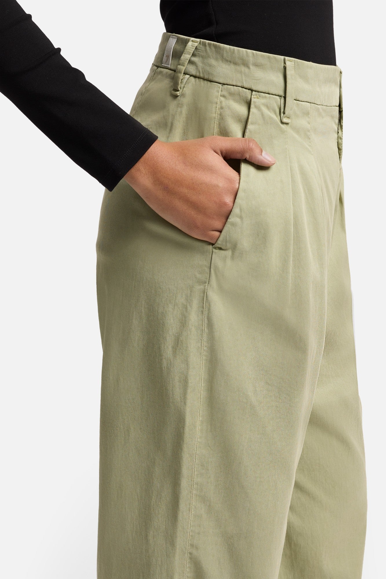 7-for-all-mankind-pleated-chino-palm-hose-damen image 4