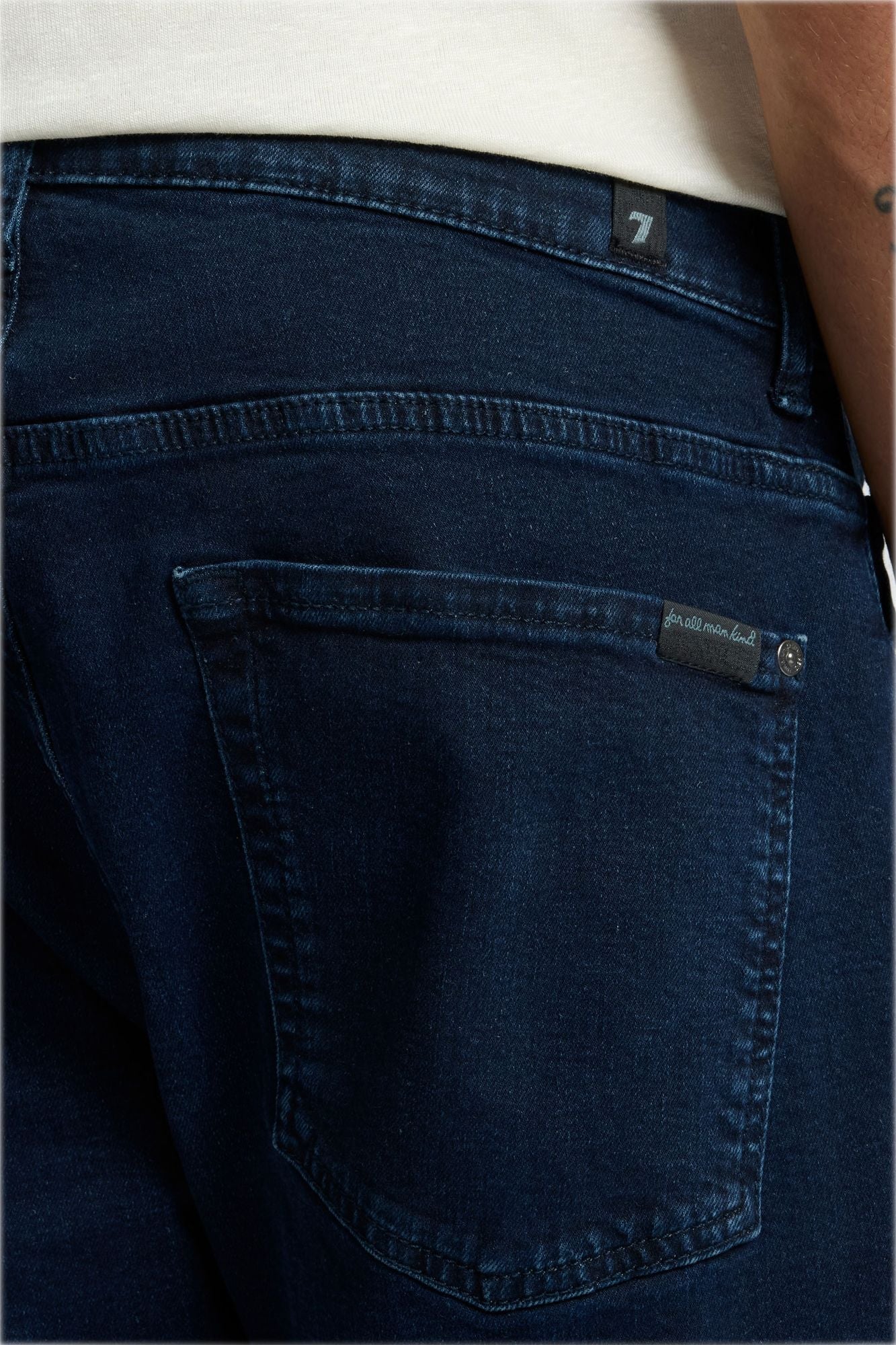 7-for-all-mankind-austyn-relaxed-jeans-in-denim-river-water image 4