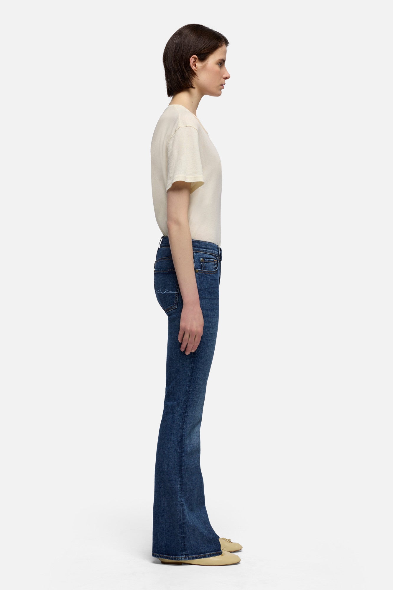 7-for-all-mankind-leggy-bootcut-jeans-slim-illusion-soho-light-light-wash image 7