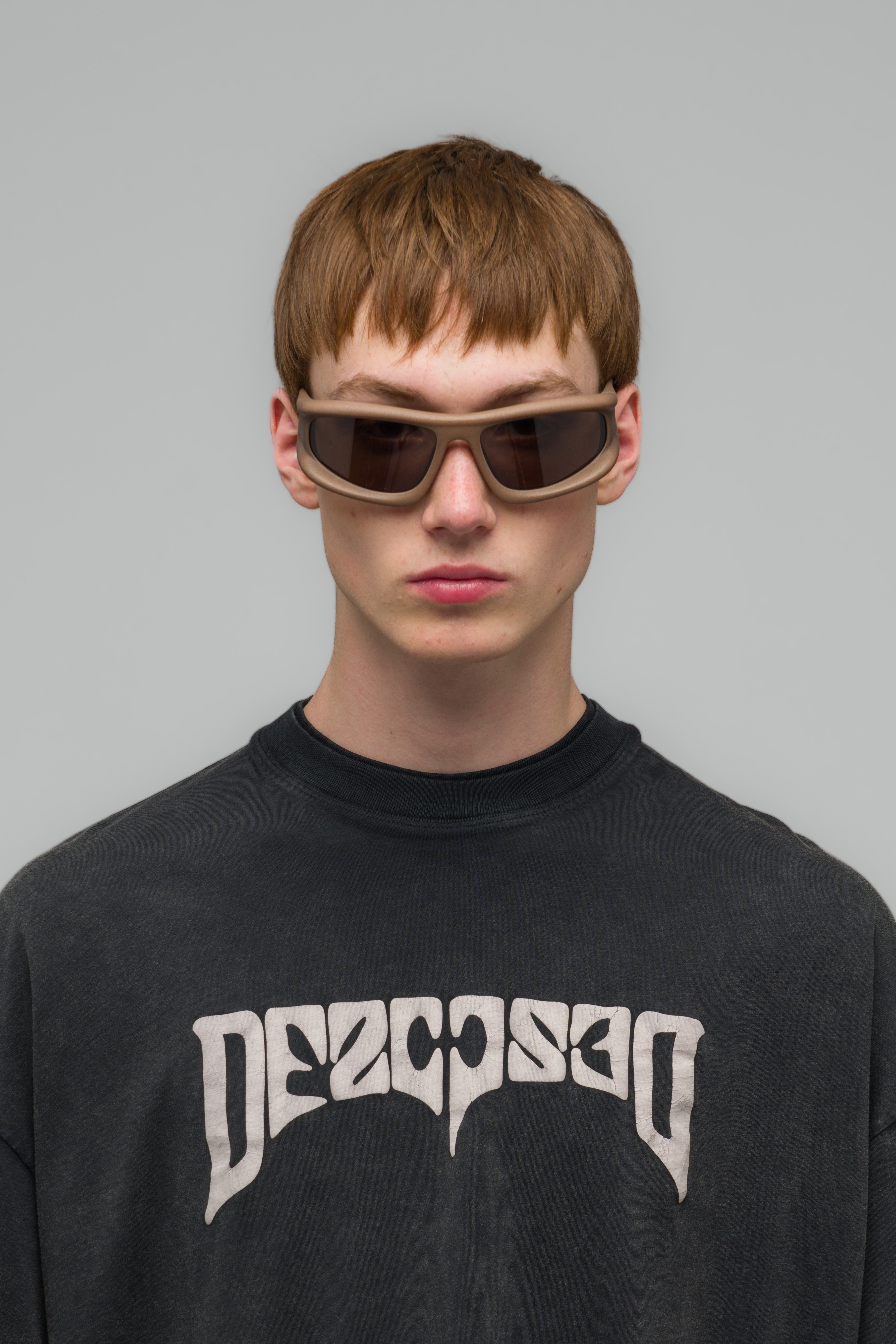 mykita-032c-marfa-sonnenbrille-cashmere-grey-unisex image 5