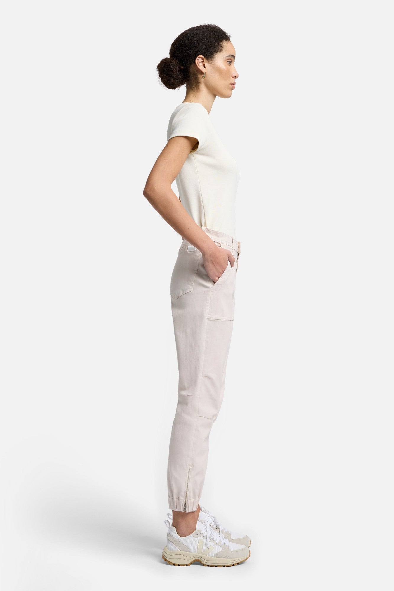 7-for-all-mankind-darted-boyfriend-jogger-hose-coated-vintage-white image 5