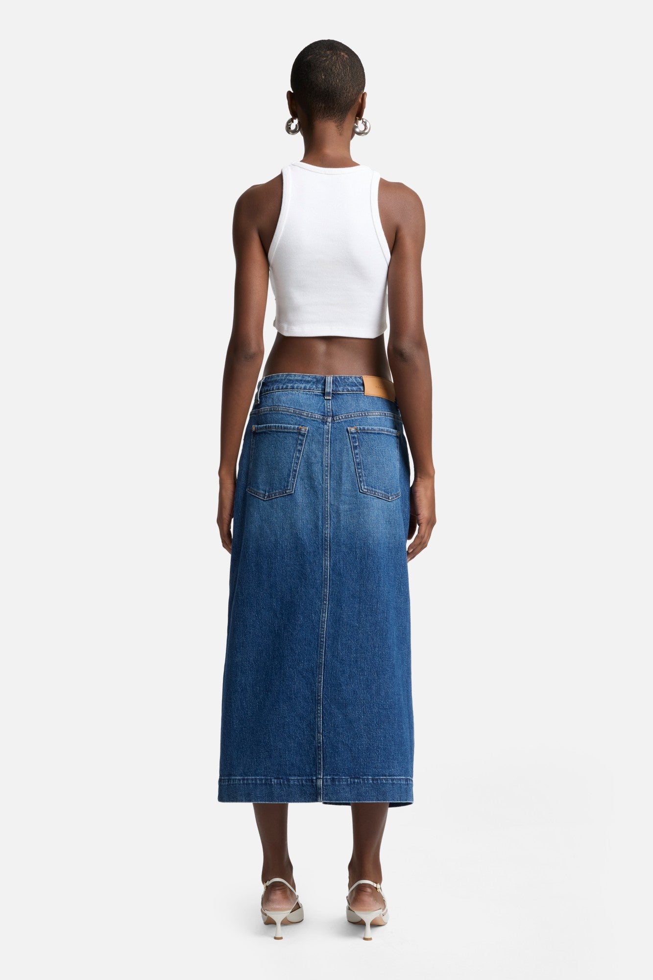 7-for-all-mankind-amber-denim-midi-rock-artifact image 5