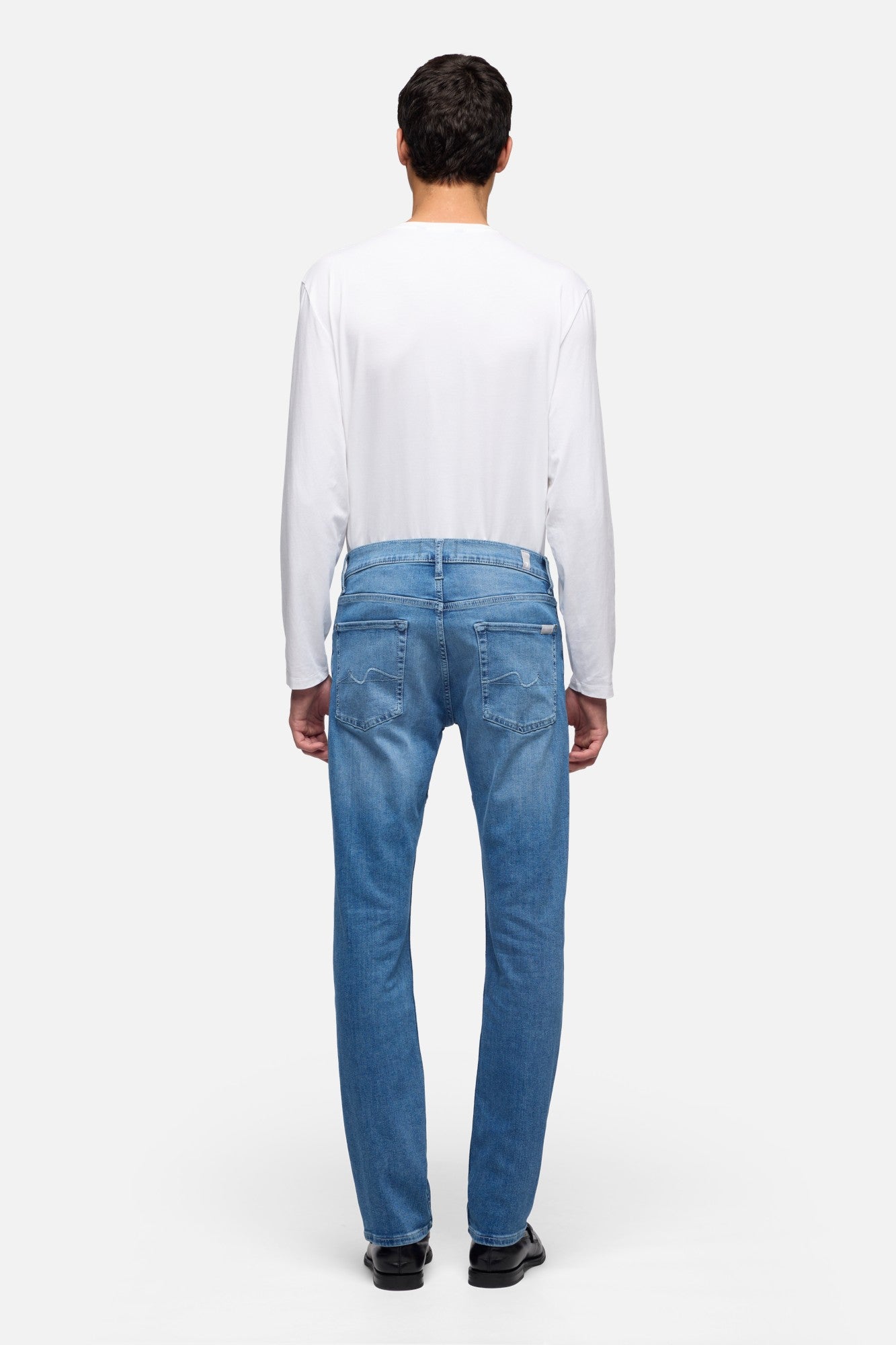 7-for-all-mankind-the-straight-herren-jeans-in-denim-tail image 5