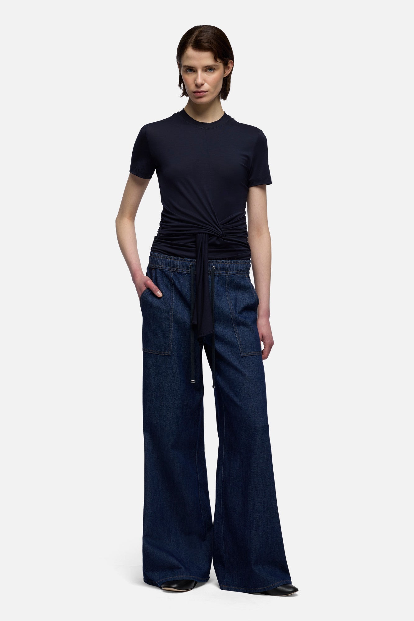 7-for-all-mankind-utility-pull-on-wide-leg-hose-high-rise-in-weightless-halona image 2