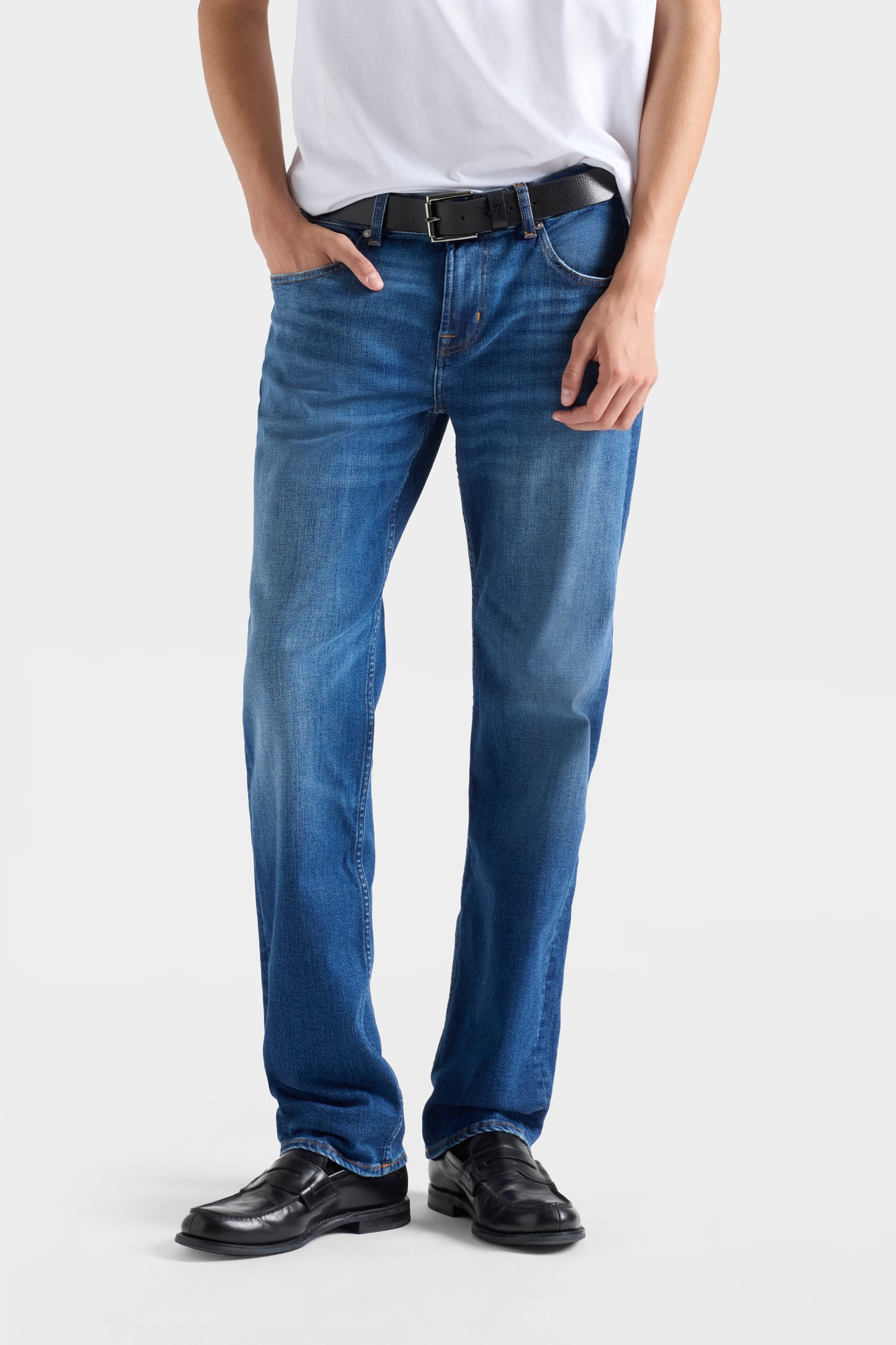 7-for-all-mankind-standard-straight-jeans-luxe-performance-sonora image 3