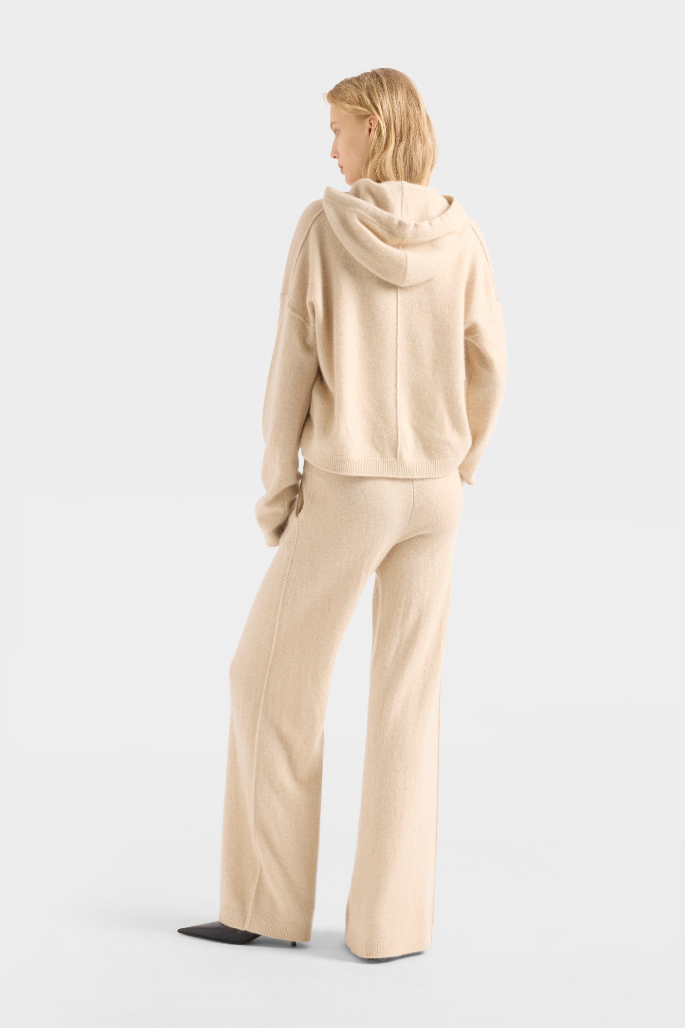 7-for-all-mankind-jogger-hose-cashmere-birch image 5