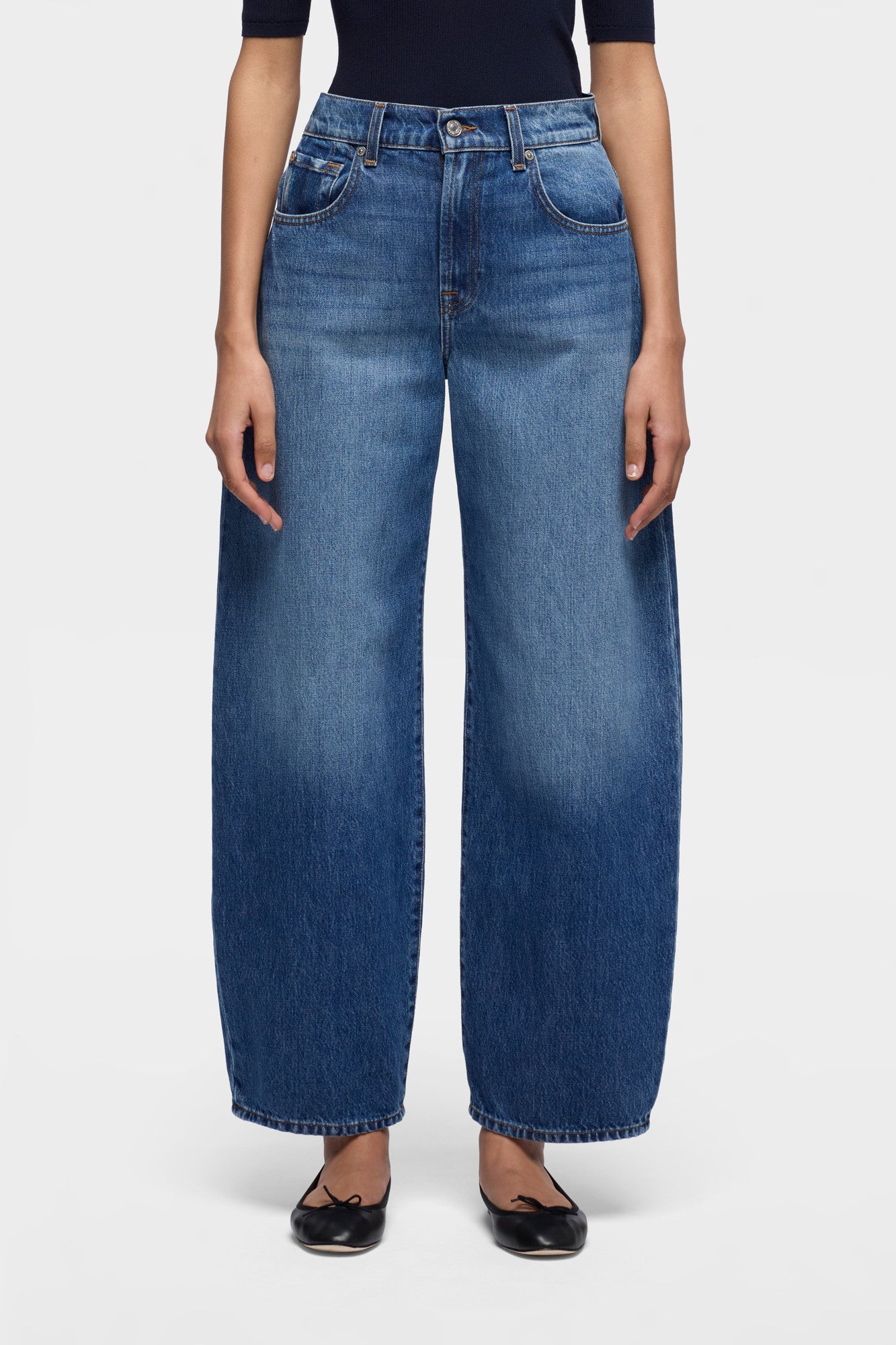 7-for-all-mankind-bonnie-curvilinear-barrel-jeans-denim-darkwind image 3