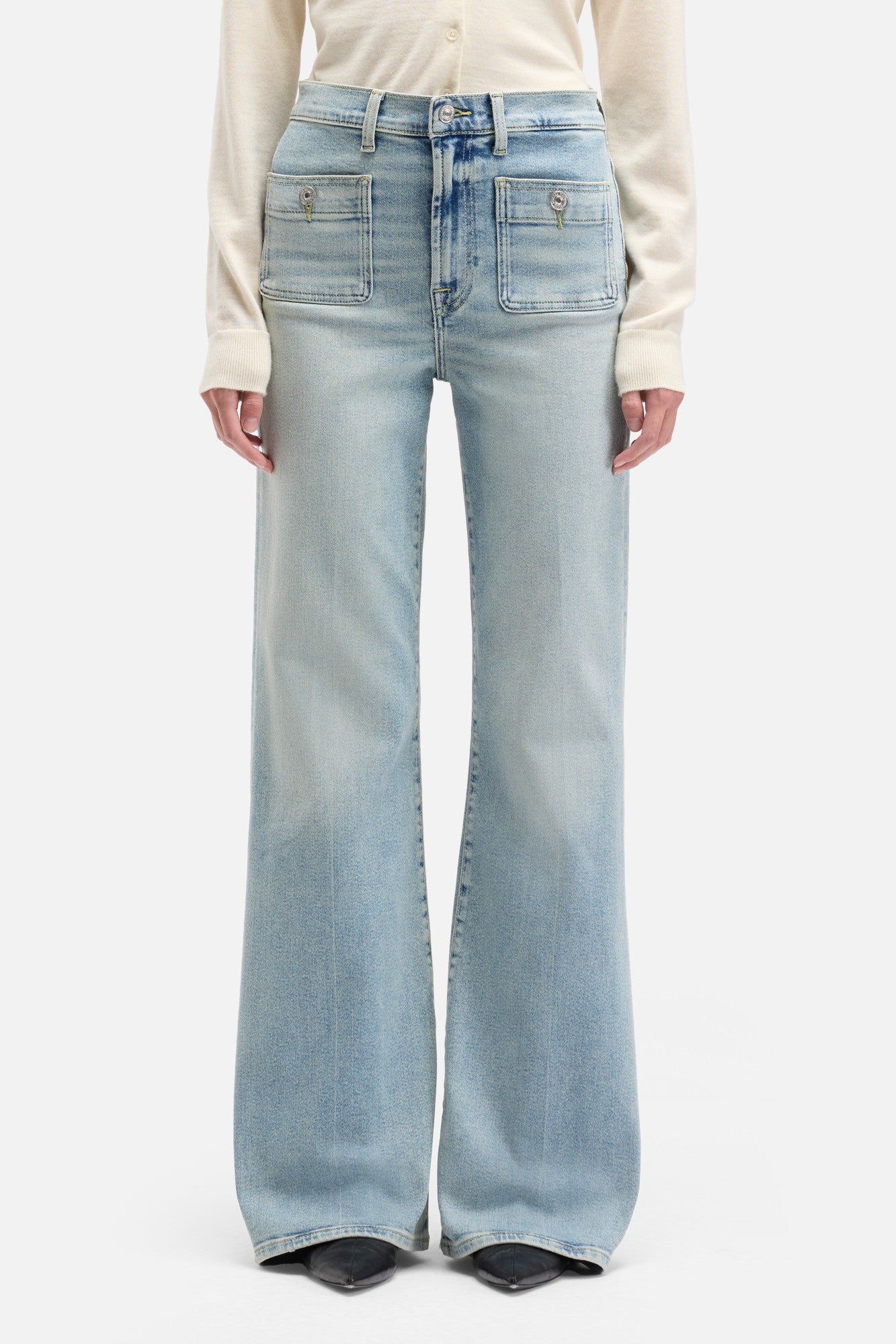 7-for-all-mankind-tailorless-modern-dojo-flare-jeans-must image 3