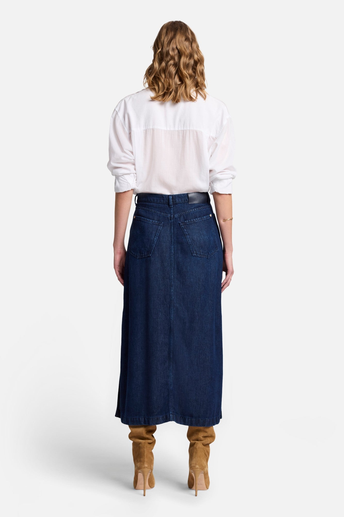 7-for-all-mankind-denim-lustre-midi-rock-in-stormy image 4