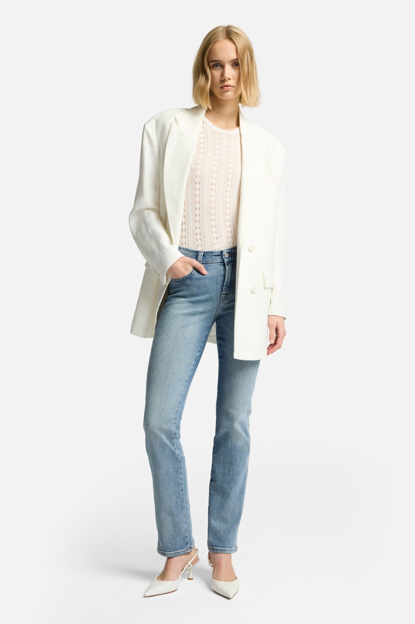7-for-all-mankind-kimmie-straight-jeans-in-santa-rosa image 2