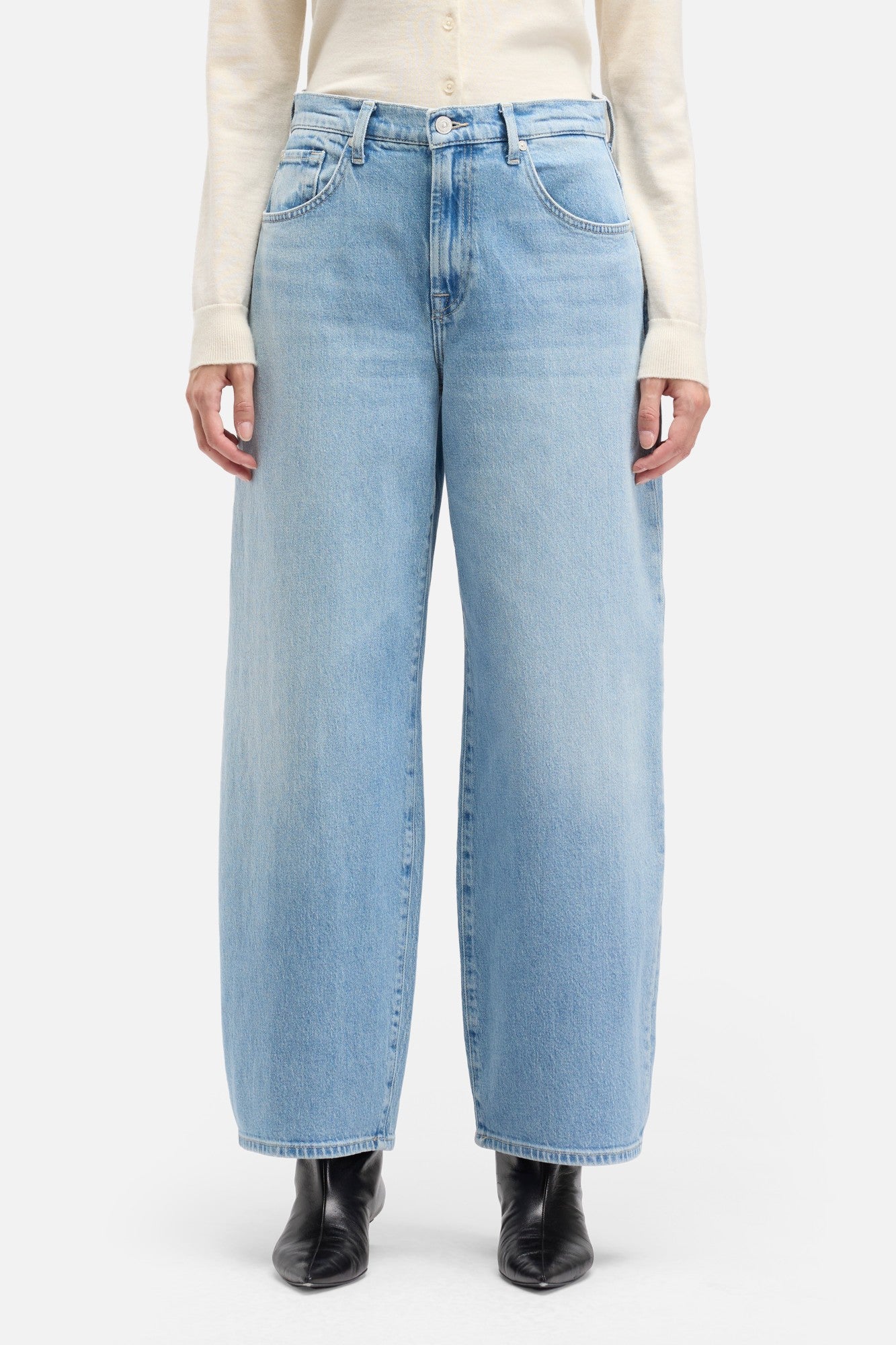 7-for-all-mankind-bonnie-curvilinear-barrel-jeans-seabreeze image 3