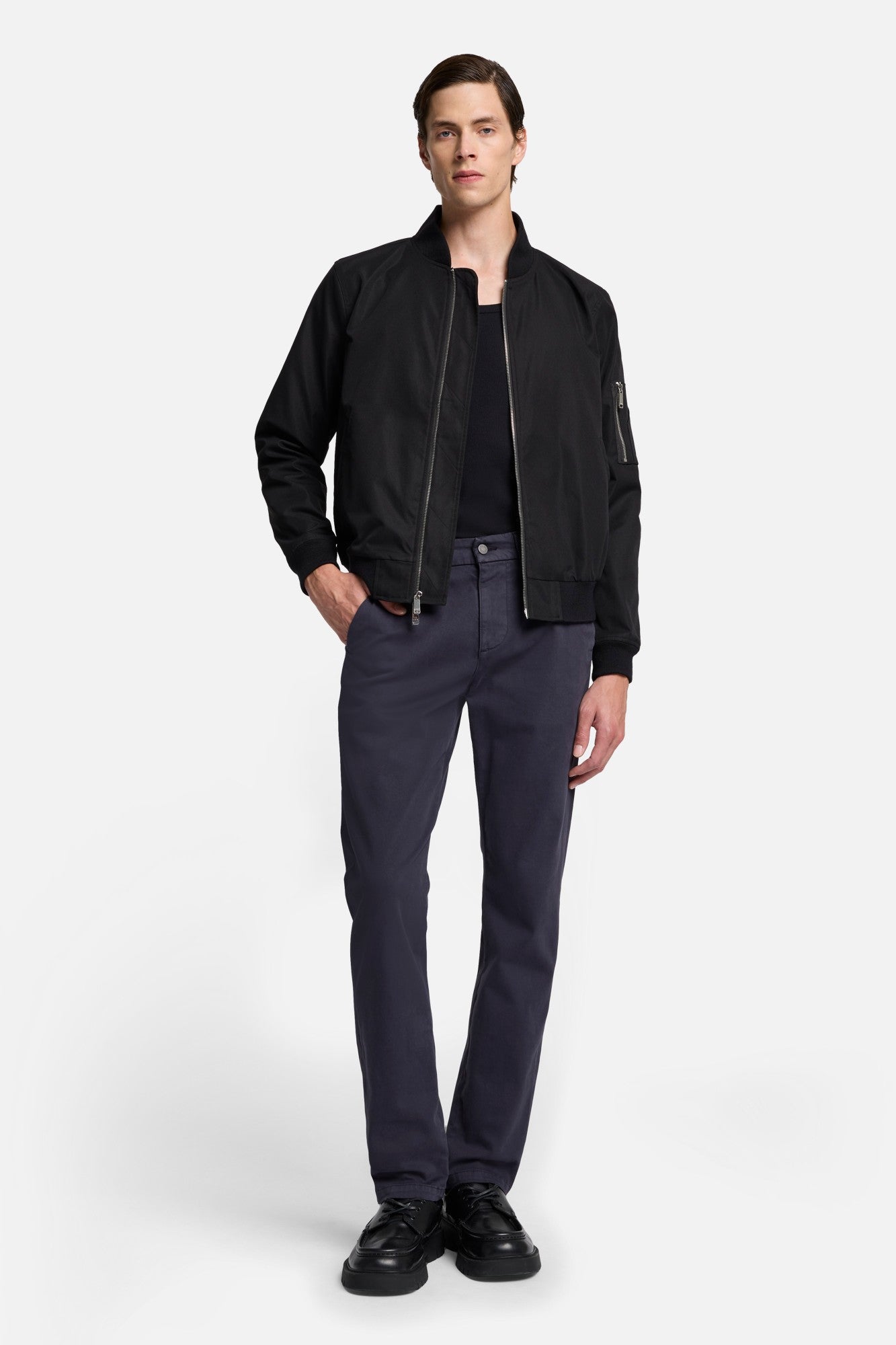 7-for-all-mankind-slimmy-chino-luxe-performance-sateen-space-herren image 2