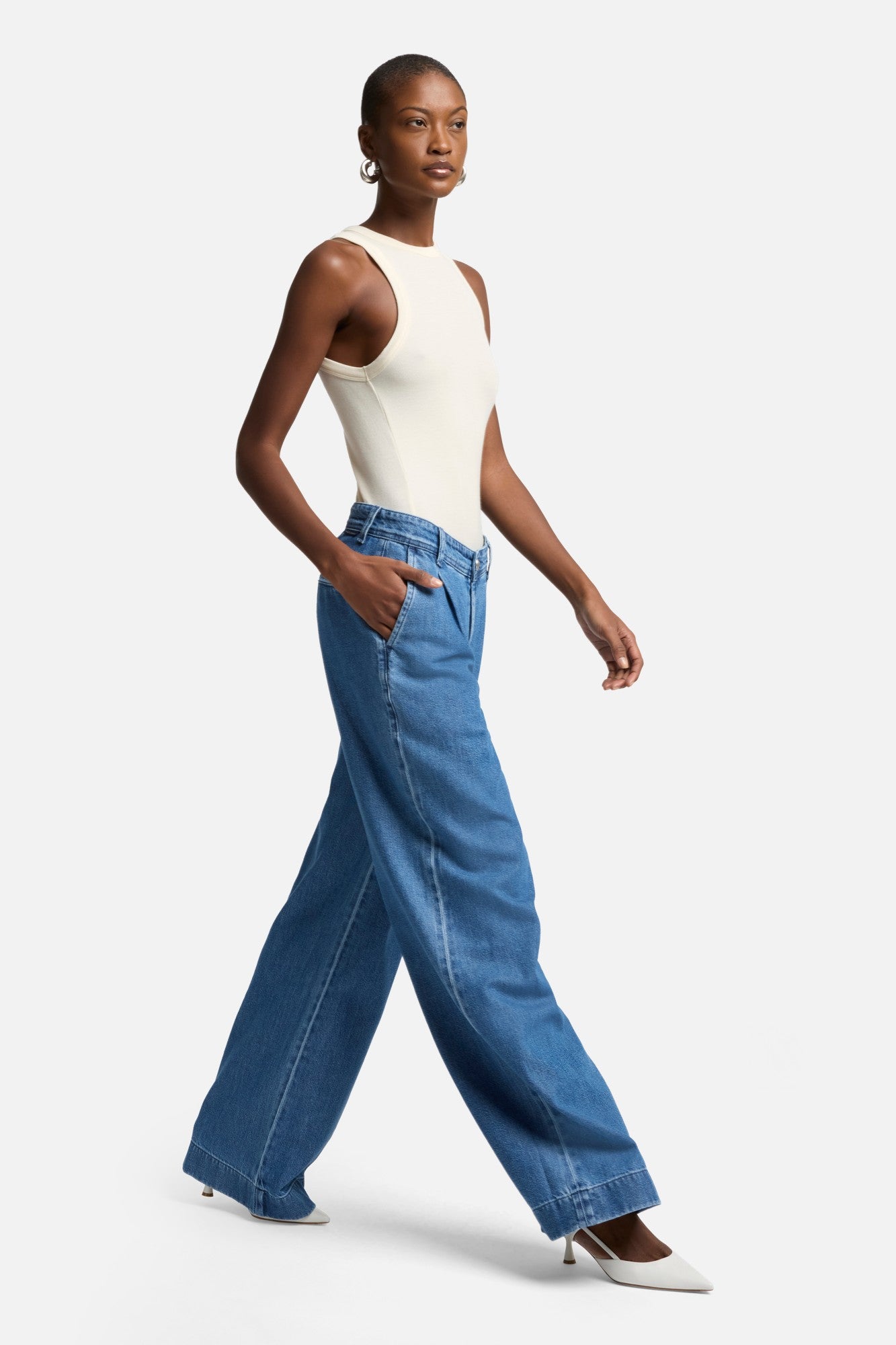 7-for-all-mankind-weightless-pleated-denim-trouser-hilo image 7