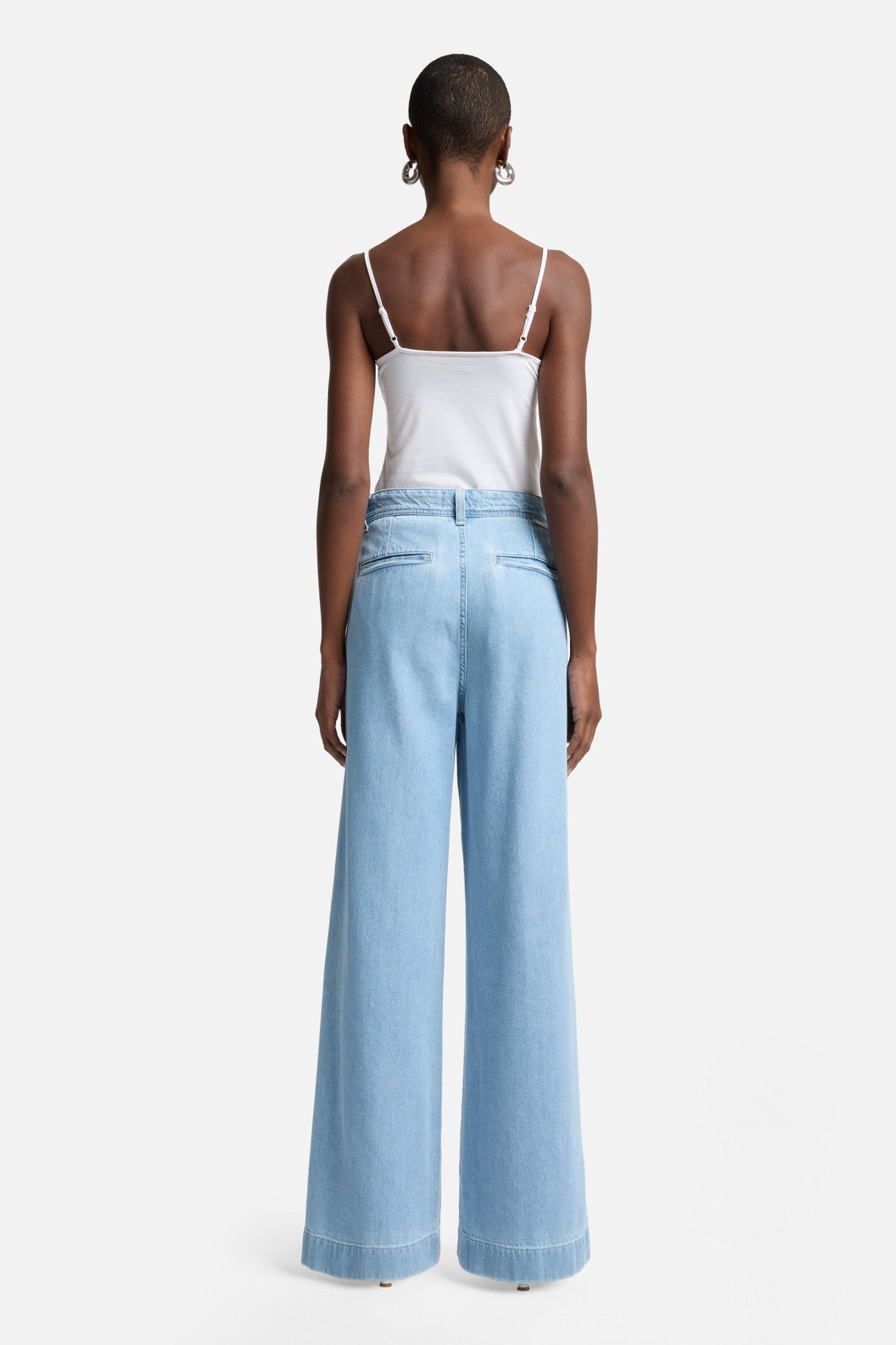 7-for-all-mankind-weightless-pleated-denim-trouser-hana-damen image 5