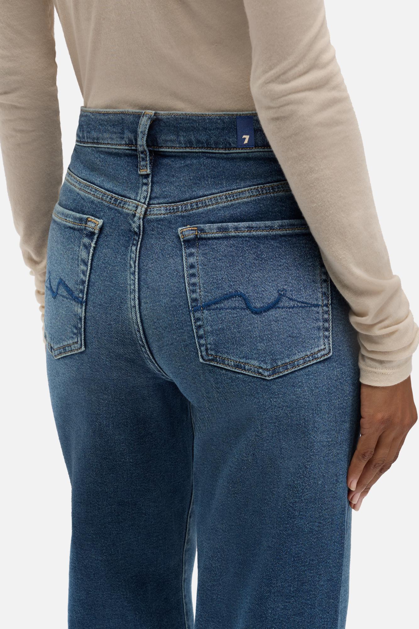 7-for-all-mankind-luxe-vintage-cropped-alexa-jeans-bay image 4