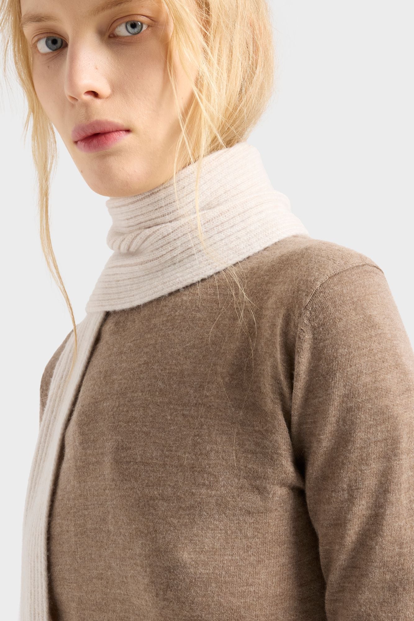 7-for-all-mankind-double-rib-crewneck-cashmere-pullover-sandcastle image 4