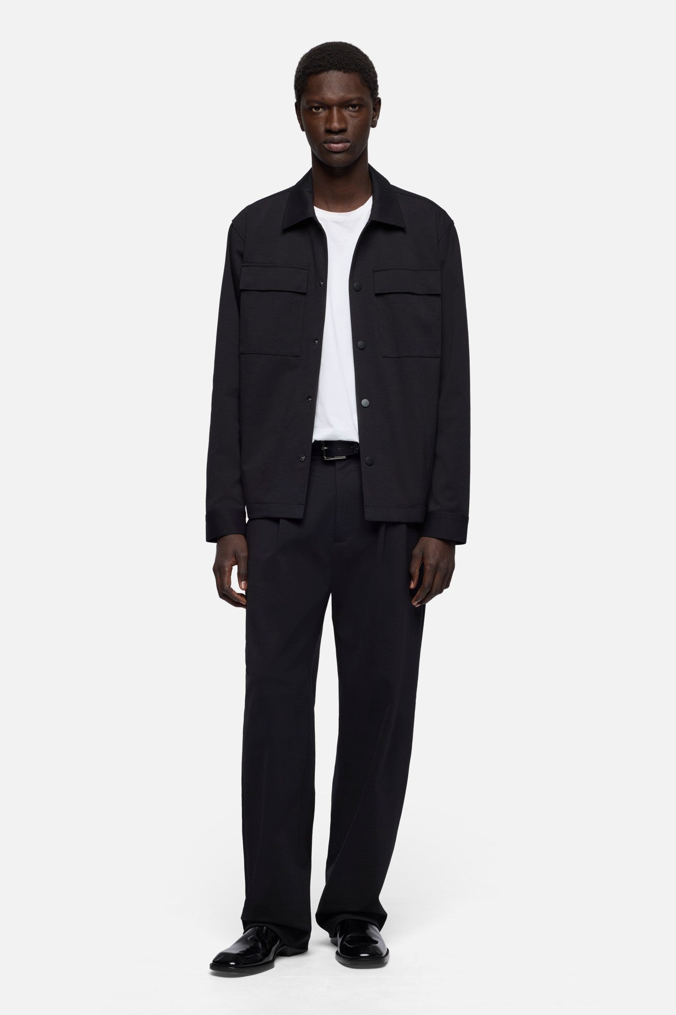 7-for-all-mankind-pleated-trouser-luxe-performance-knit-hose-schwarz image 2