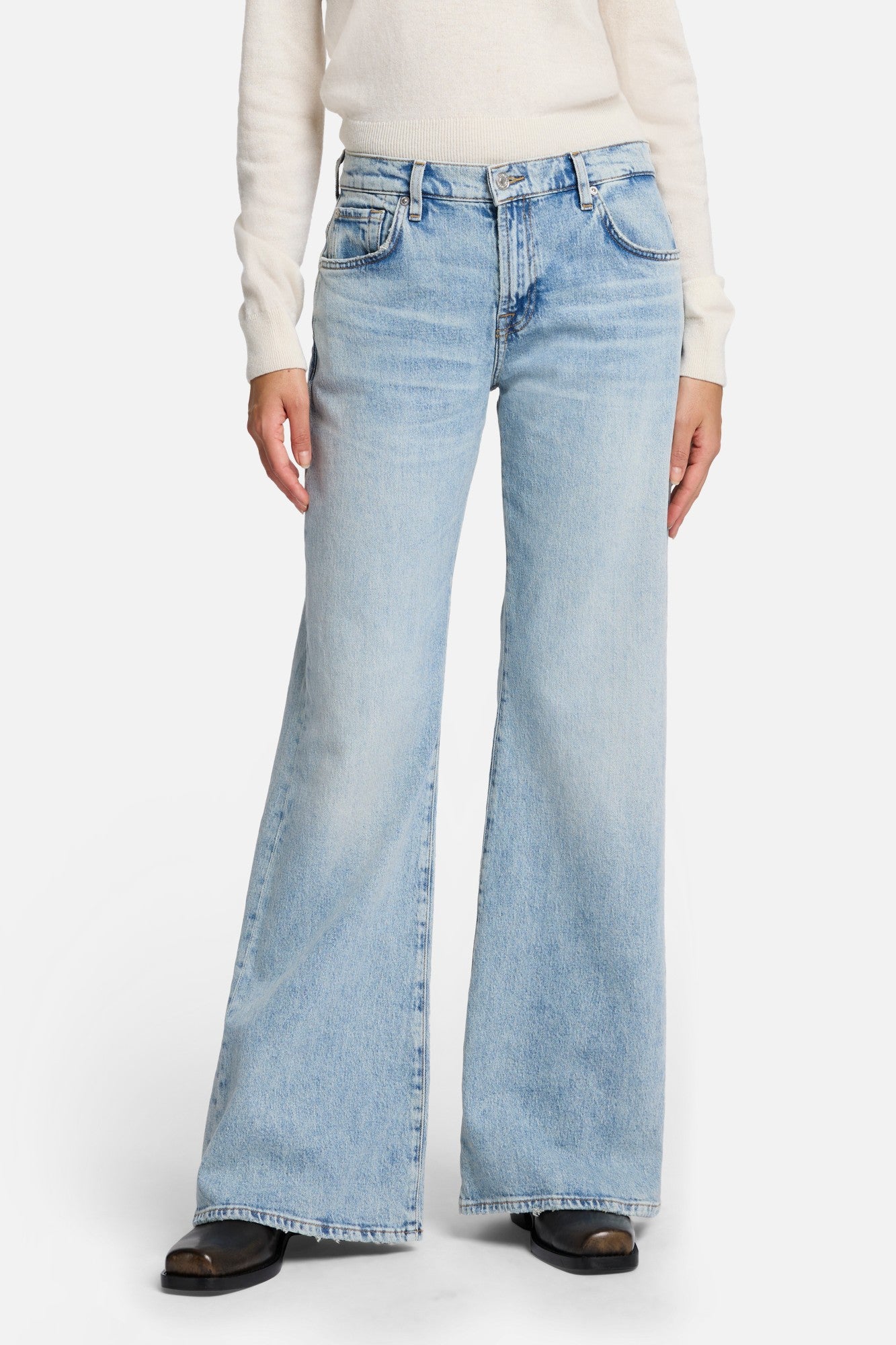 7-for-all-mankind-mankind-spencer-flare-jeans-sahara image 2