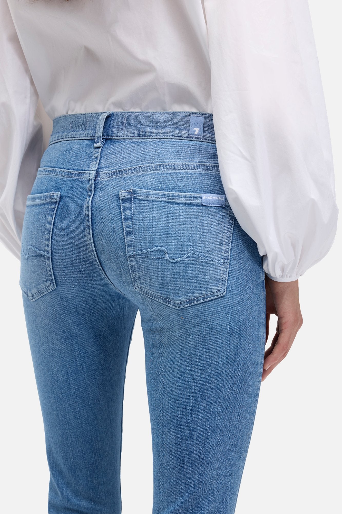 7-for-all-mankind-bootcut-slim-illusion-iceflow-jeans image 4