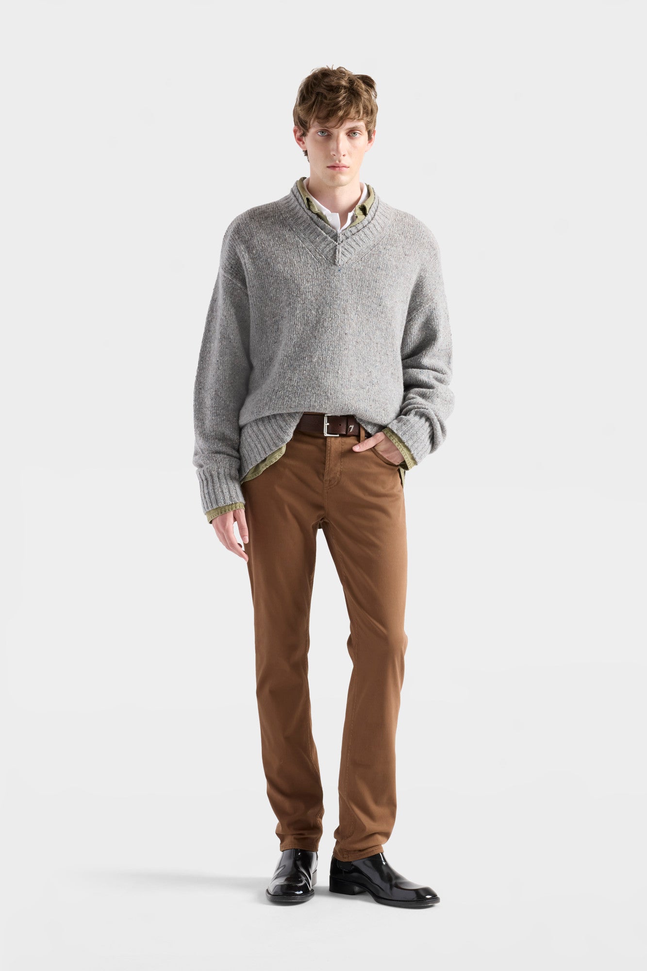 7-for-all-mankind-slimmy-luxe-performance-sateen-herren-hose-in-maka image 2