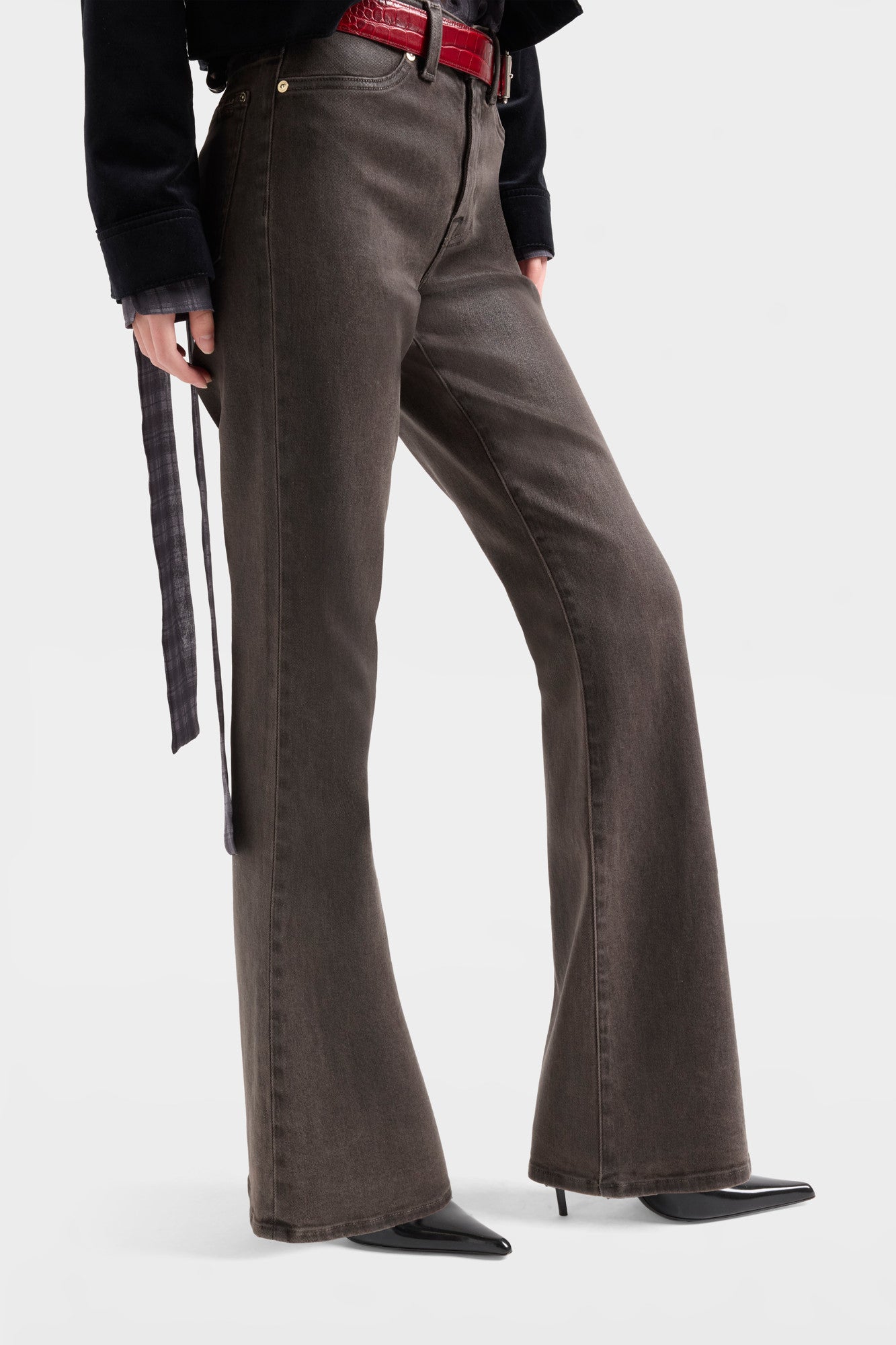 7-for-all-mankind-leggy-bootcut-coated-brown-damen-leder-look-jeans image 6