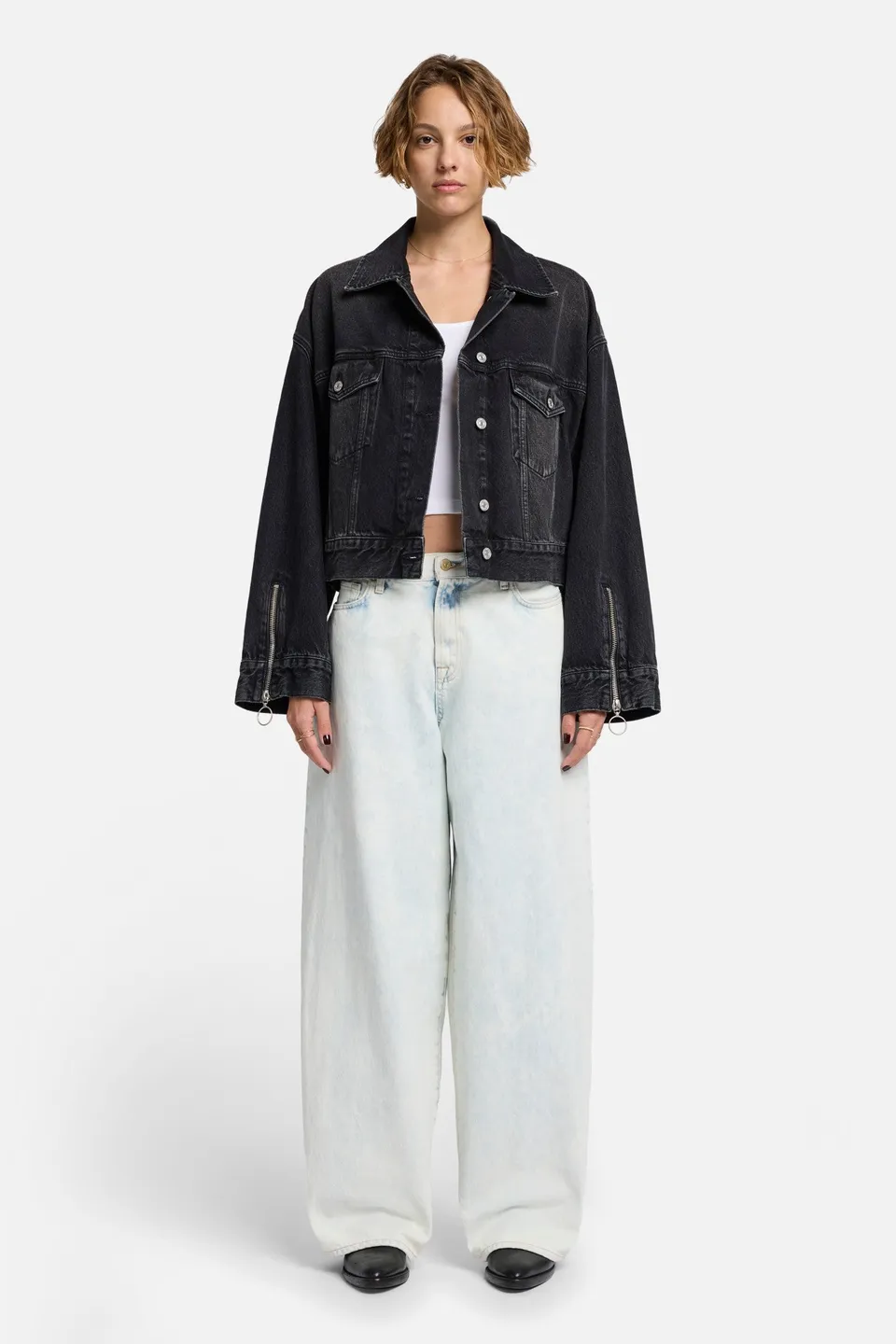7-for-all-mankind-mankind-oli-cropped-trucker-jacke-hustle-schwarz image 1