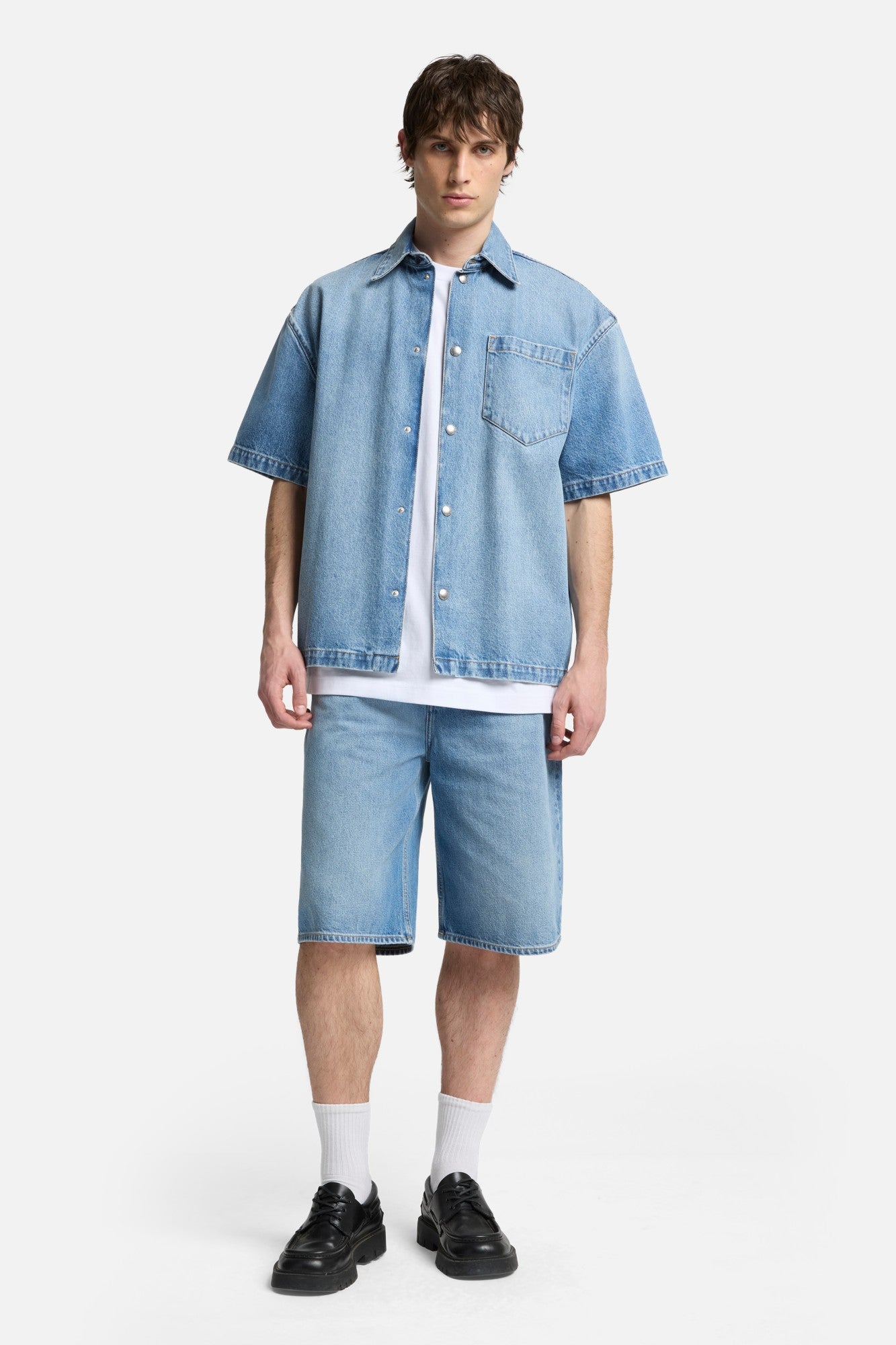 7-for-all-mankind-denim-camp-shirt-in-mason-herren-kurzarm-hemd image 2