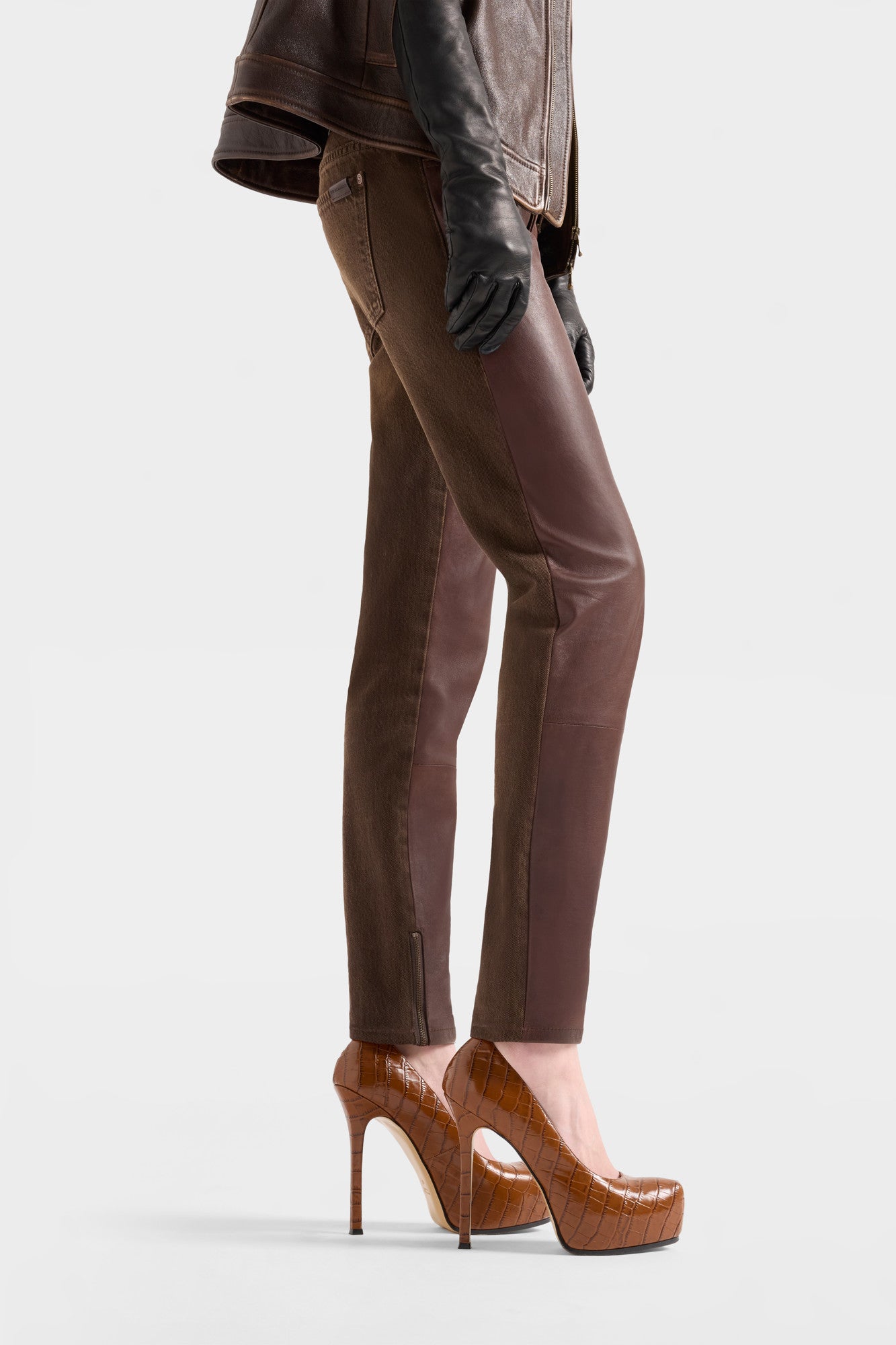 7-for-all-mankind-y2k-skinny-jeans-noho-brown-coated-low-rise image 6