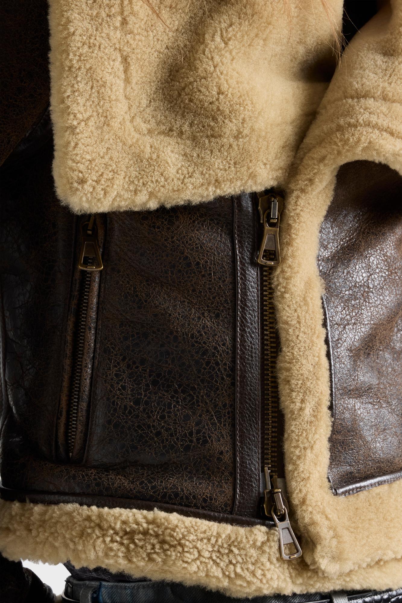 7-for-all-mankind-high-collar-shearling-jacke-leather-walnut-damen image 4