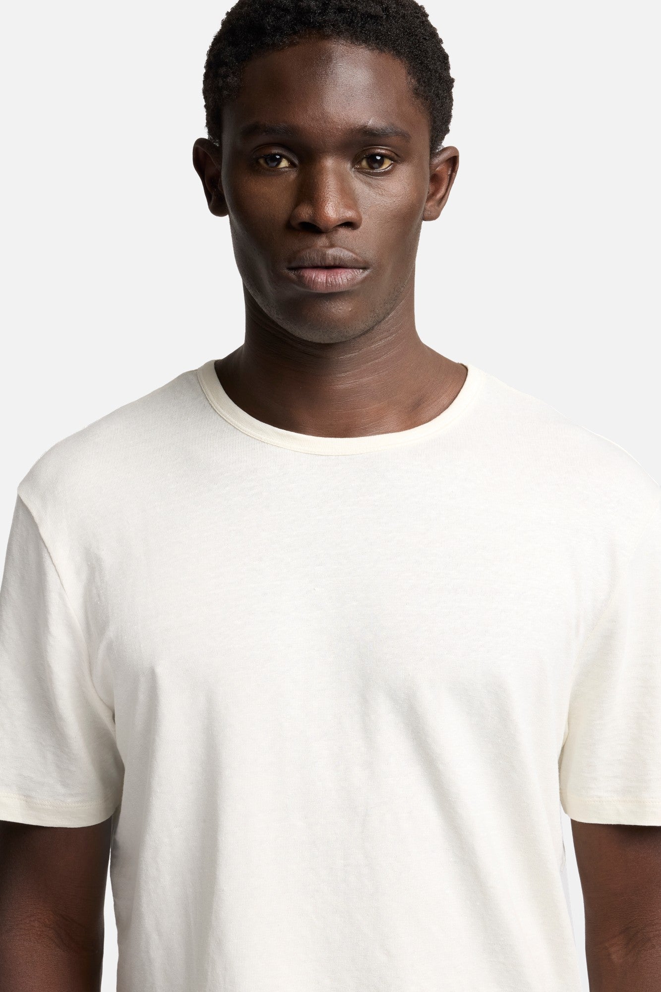 7-for-all-mankind-linen-tee-t-shirt-in-white image 8