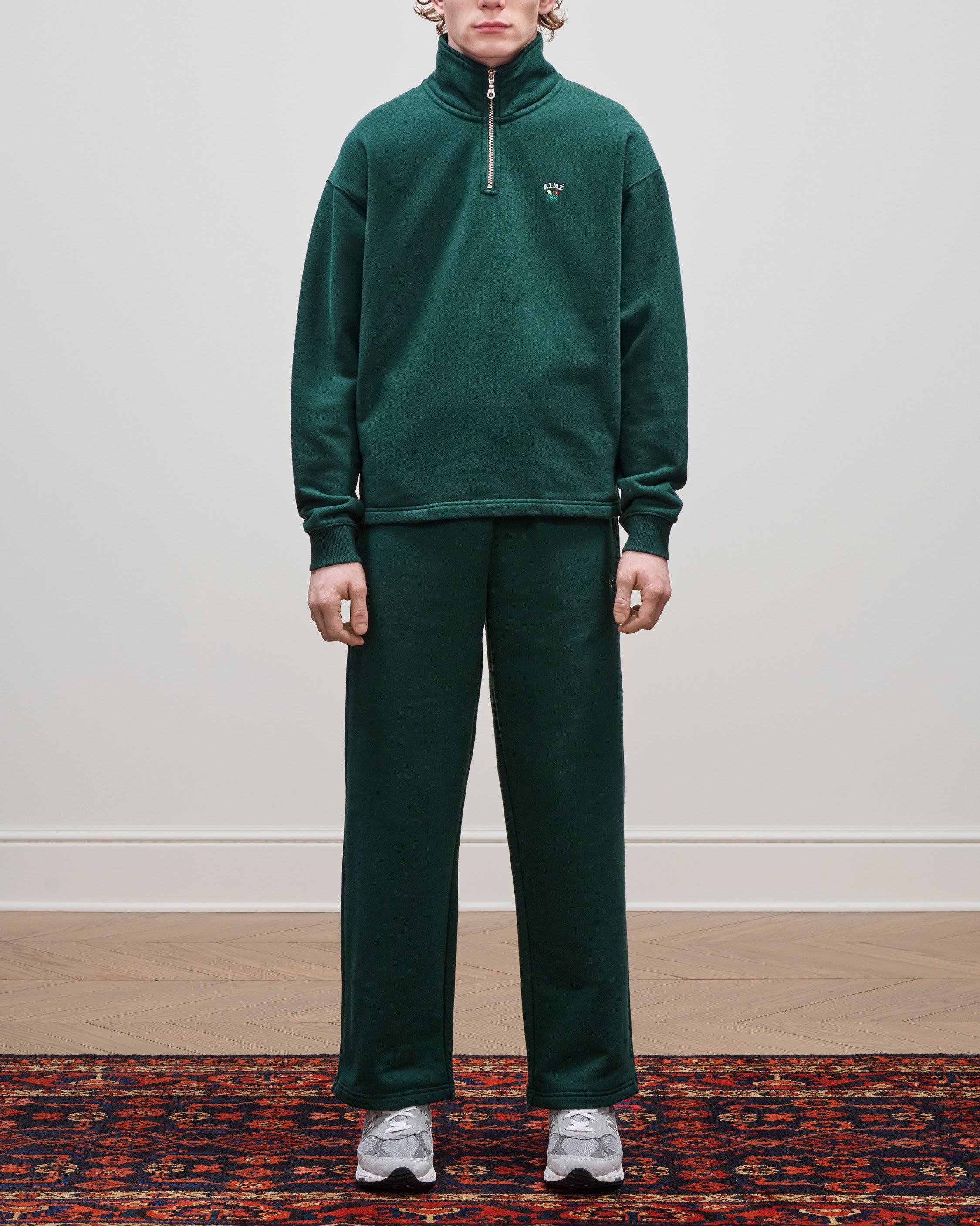 aim-leon-dore-crest-sweatpants-gr-n image 4