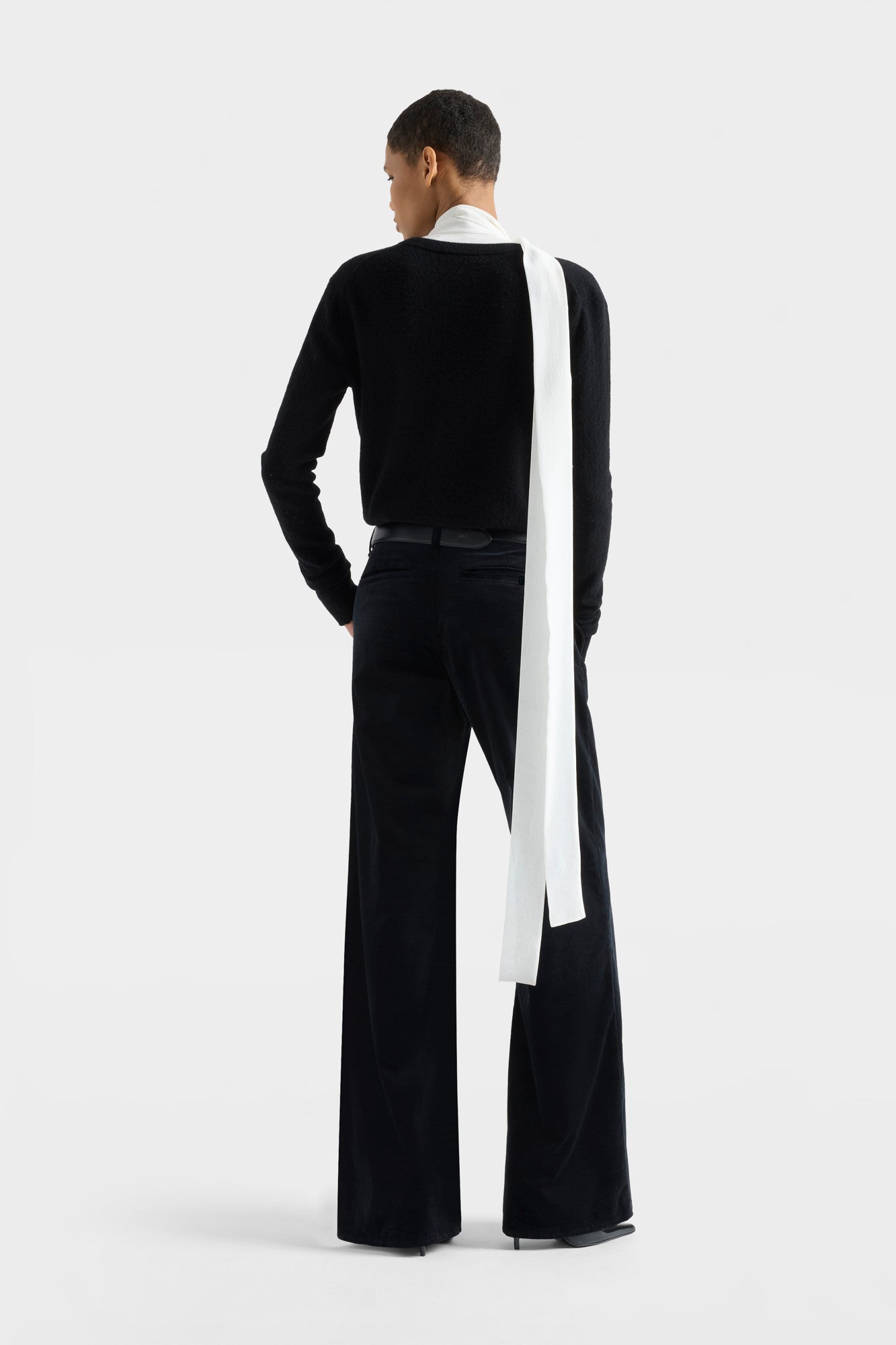 7-for-all-mankind-lotta-wide-leg-hose-samt-schwarz-damen image 5